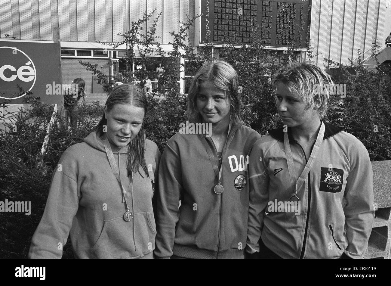 schwimmdamenmannschaft European Cup Schwimmdamen, Nummer 9 Kornelia Ender (links und Veronica Stel  (rechts), Nummer 10 und 12 Enith Brigitha in Aktion, 18. August 1973,  SCHWIMMEN, Niederlande, 20. Jahrhundert Presseagentur Foto, Nachrichten zu  erinnern,