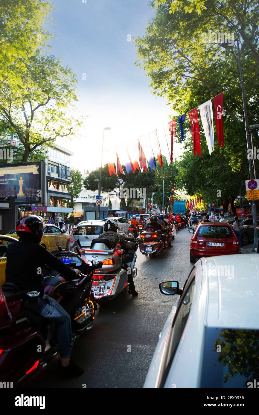 İstanbul, Türkei 19.05.2021 : 19. Mai Feiern auf der Straße. Stockfoto