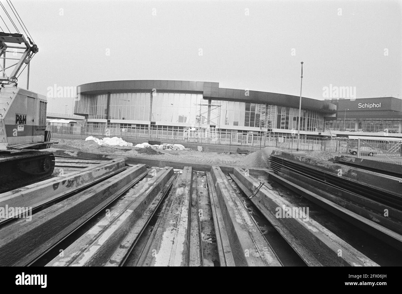 Schiphollijn, Bahnhof Schiphol, 15. Februar 1978, Bahnhöfe, Niederlande, Presseagentur des 20. Jahrhunderts, Foto, Nachrichten zum erinnern, Dokumentarfilm, historische Fotografie 1945-1990, visuelle Geschichten, Menschliche Geschichte des zwanzigsten Jahrhunderts, Momente in der Zeit festzuhalten Stockfoto