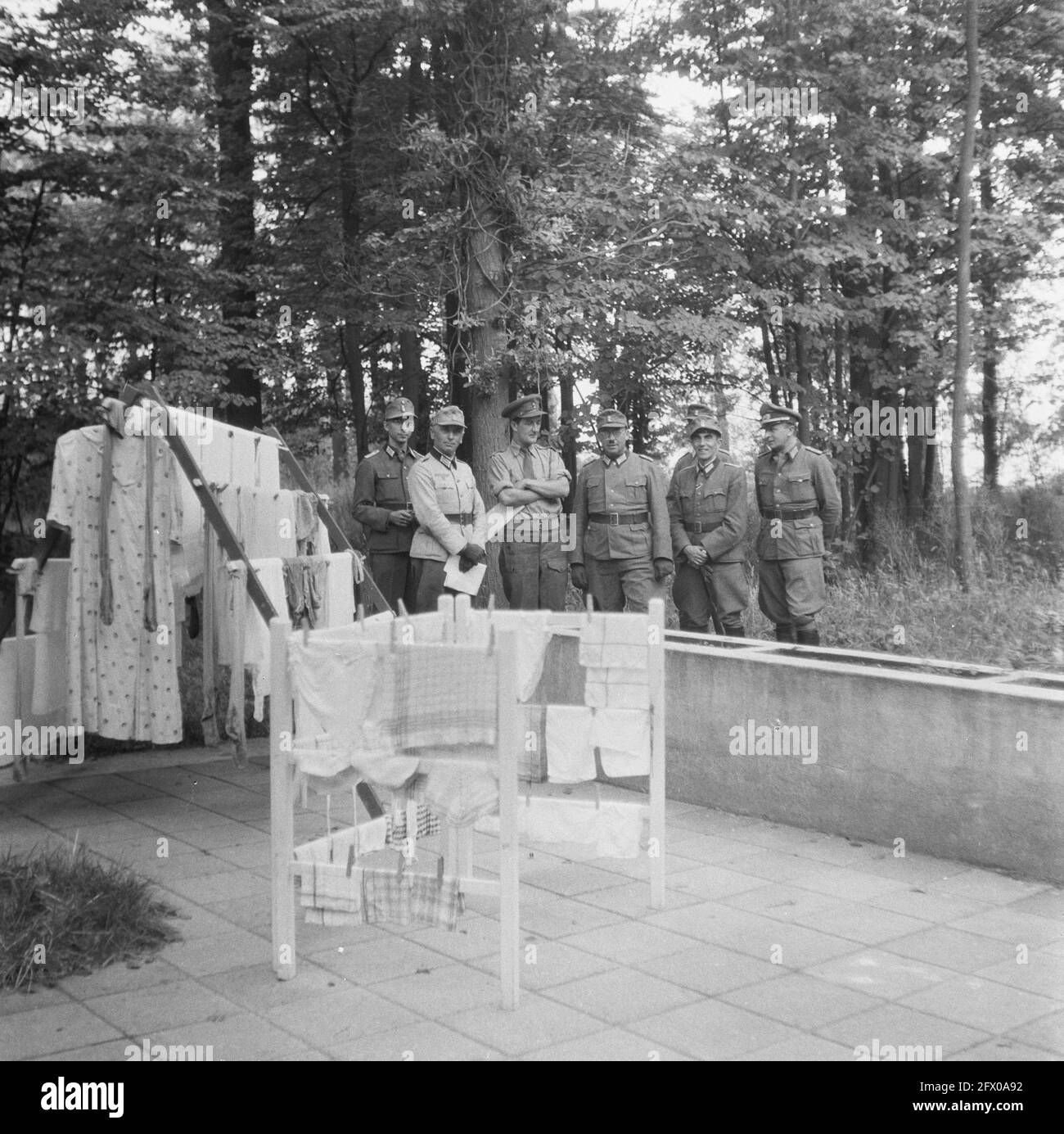 [Series Landmines cleared at Hook of Holland], August 1945, Erholung, zweiter Weltkrieg, Niederlande, 20. Jahrhundert Presseagentur Foto, Nachrichten zu erinnern, Dokumentarfilm, historische Fotografie 1945-1990, visuelle Geschichten, Menschliche Geschichte des zwanzigsten Jahrhunderts, Momente in der Zeit festzuhalten Stockfoto