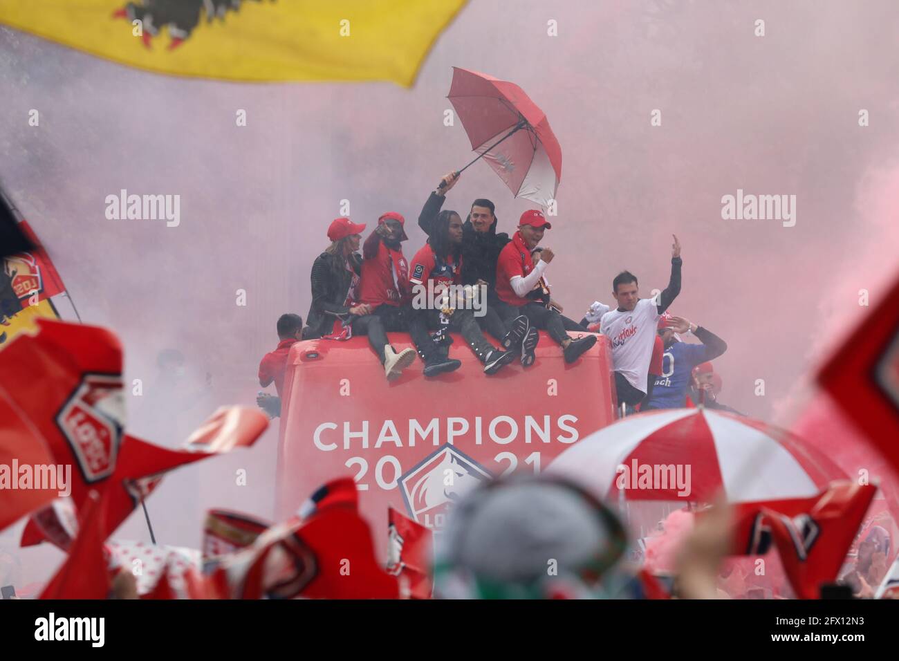 Fans und Team LOSC feiern den Titel der französischen Meisterschaft 2021 am 24. Mai 2021 in Lille, Frankreich - Foto Laurent Sanson / LS Medianord / DPPI / LiveMedia Stockfoto