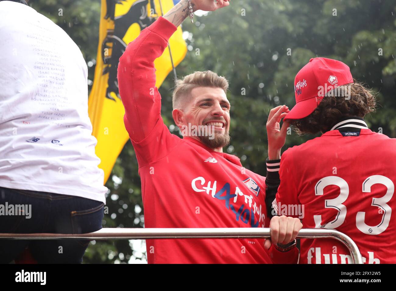 Fans und Team LOSC feiern den Titel der französischen Meisterschaft 2021 am 24. Mai 2021 in Lille, Frankreich - Foto Laurent Sanson / LS Medianord / DPPI / LiveMedia Stockfoto