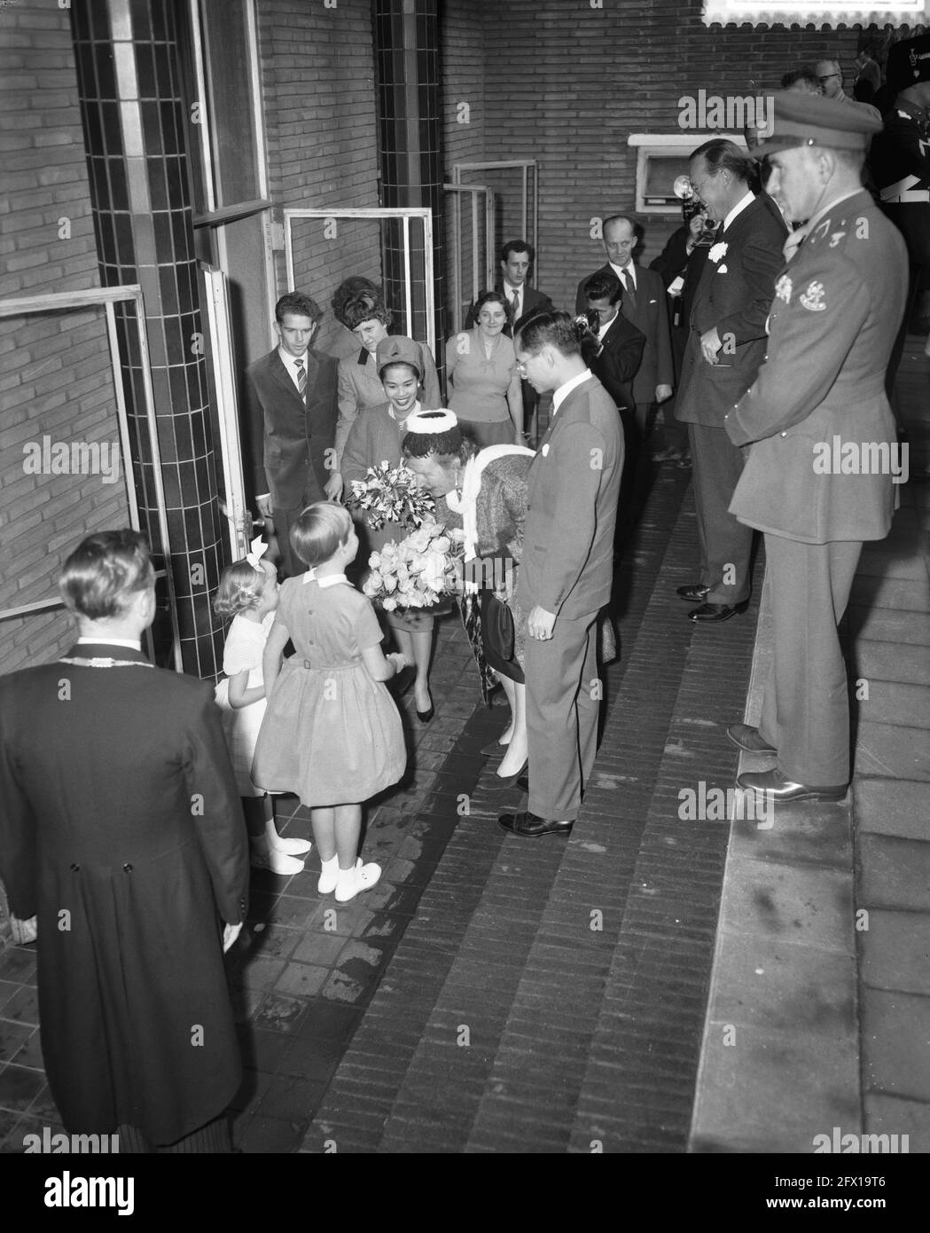 Königlicher Besuch im Delfter Hydrauliklabor, 25. Oktober 1960, Besuche, Niederlande, 20. Jahrhundert Presseagentur Foto, Nachrichten zu erinnern, Dokumentarfilm, historische Fotografie 1945-1990, visuelle Geschichten, Menschliche Geschichte des zwanzigsten Jahrhunderts, Momente in der Zeit festzuhalten Stockfoto