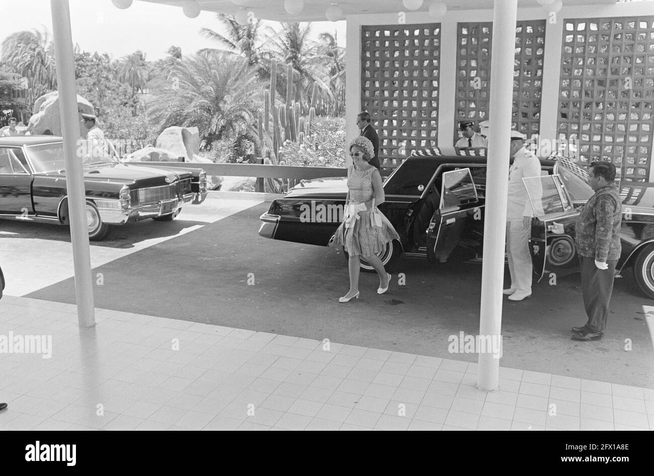 Prinzessin Beatrix und Prinz Claus auf den Niederländischen Antillen besuchen Aruba, 25. Juli 1966, Besuche, Prinzen, Prinzessinnen, Niederlande, Foto der Presseagentur des 20. Jahrhunderts, zu erinnerende Nachrichten, Dokumentarfilm, historische Fotografie 1945-1990, visuelle Geschichten, Menschliche Geschichte des zwanzigsten Jahrhunderts, Momente in der Zeit festzuhalten Stockfoto
