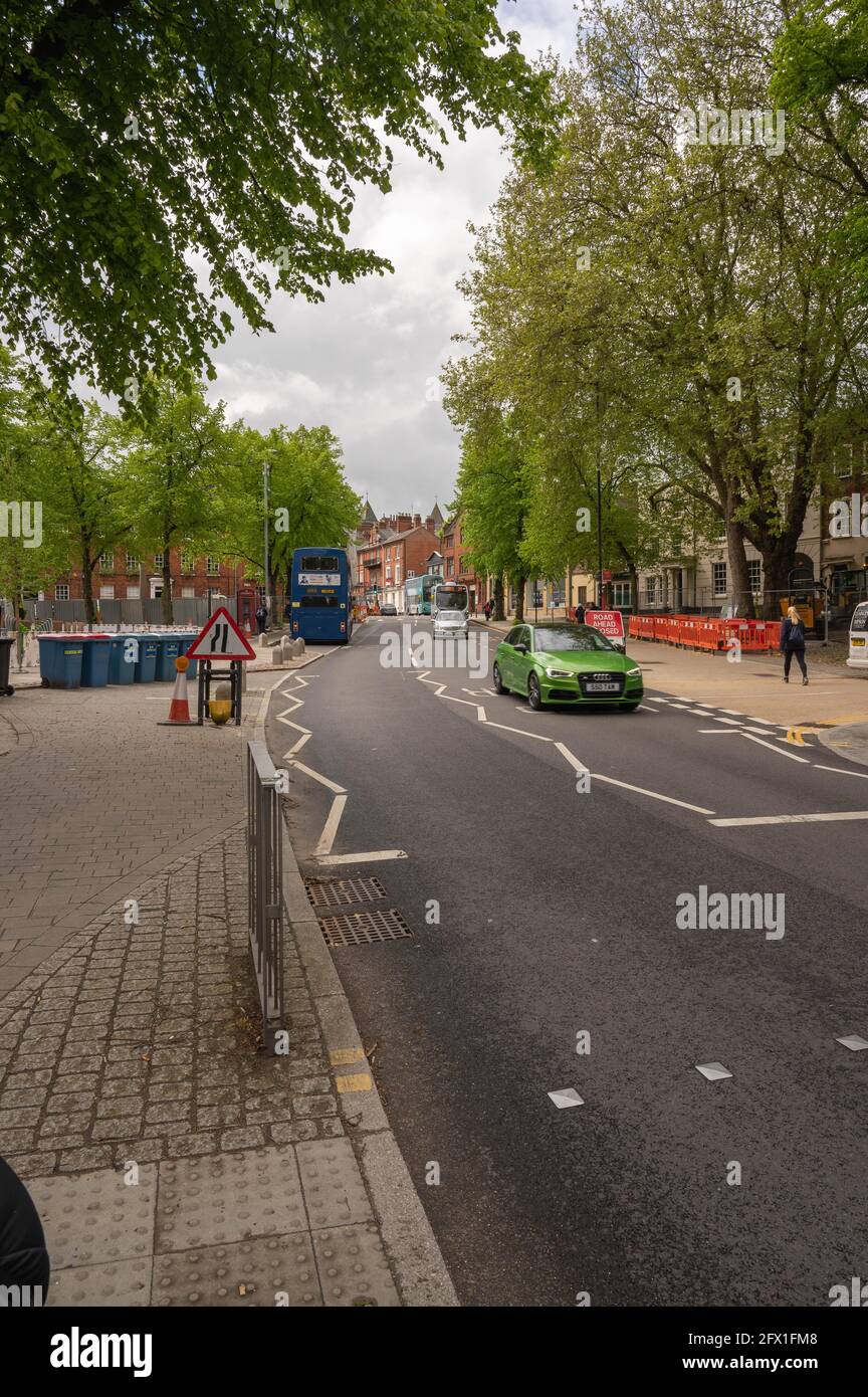 Ein Blick auf Tombland mit Blick auf die Prince of Wales Road Norwich Stockfoto