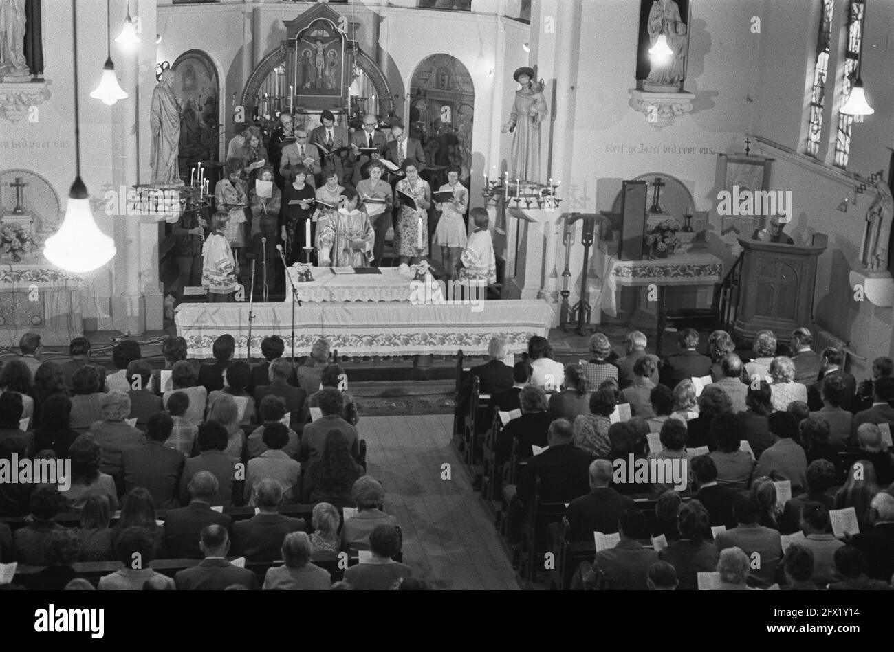 Letzte Messe in der Kirche in Ruygoord, Messe wird in der Kirche gefeiert, 22. Juli 1973, Kirchen, Messen, Niederlande, Presseagentur des 20. Jahrhunderts, Foto, Nachrichten zum erinnern, Dokumentarfilm, historische Fotografie 1945-1990, visuelle Geschichten, Menschliche Geschichte des zwanzigsten Jahrhunderts, Momente in der Zeit festzuhalten Stockfoto