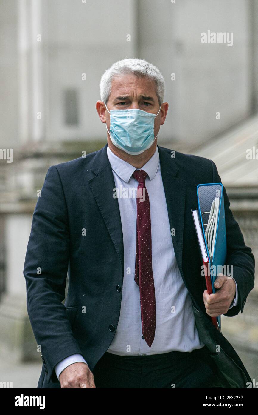 WESTMINSTER LONDON 25. Mai 2021. Stephen Barclay, konservativer Abgeordneter für North East Cambridgeshire, der als ehemaliger Staatssekretär für den Austritt aus der Europäischen Union tätig war und derzeit als Chief Secretary of the Treasury tätig ist, kommt in der Downing Street an. Credit amer Ghazzal/Alamy Live News Stockfoto