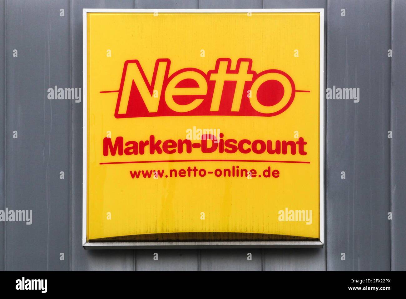 Berlin, Deutschland - 12. Juli 2020: Netto Marken-Discount ist eine deutsche Discounter-Supermarktkette Stockfoto