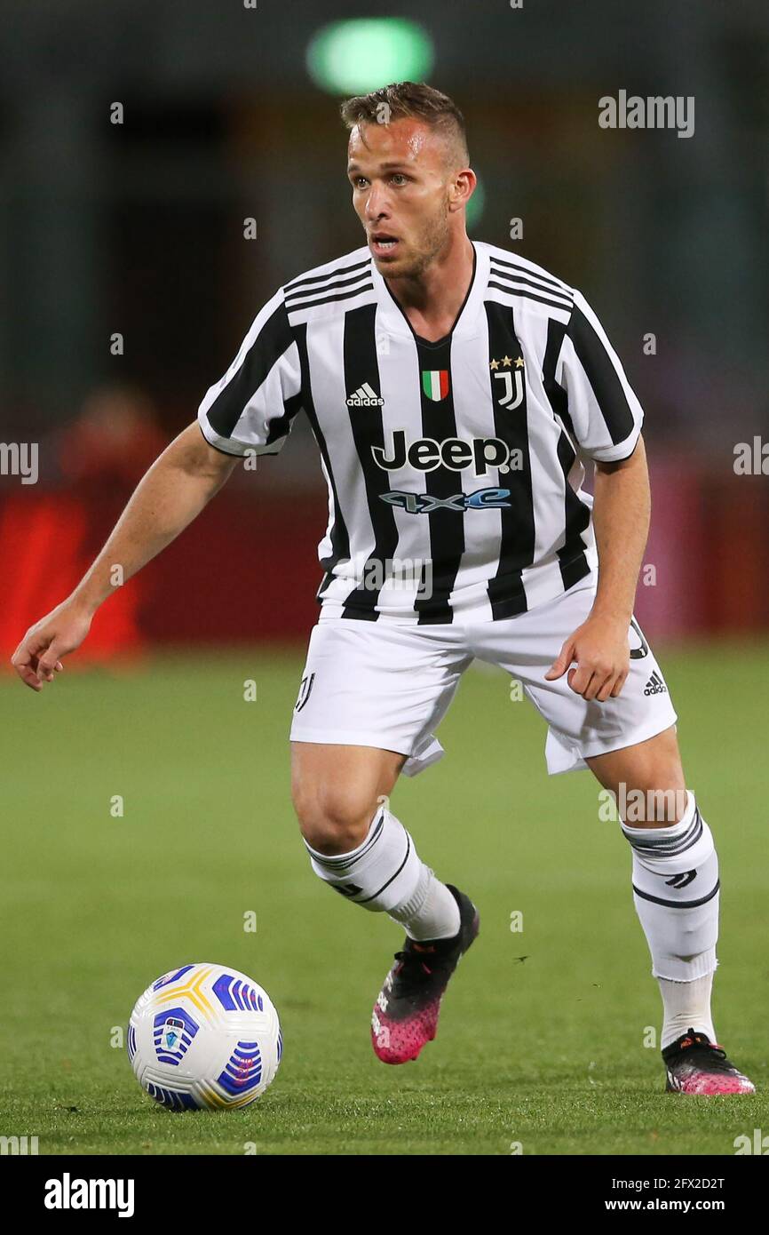 Bologna, Italien, 23. Mai 2021. Arthur von Juventus während der Serie A Spiel in Renato Dall'Ara, Bologna. Bildnachweis sollte lauten: Jonathan Moscrop / Sportimage Stockfoto