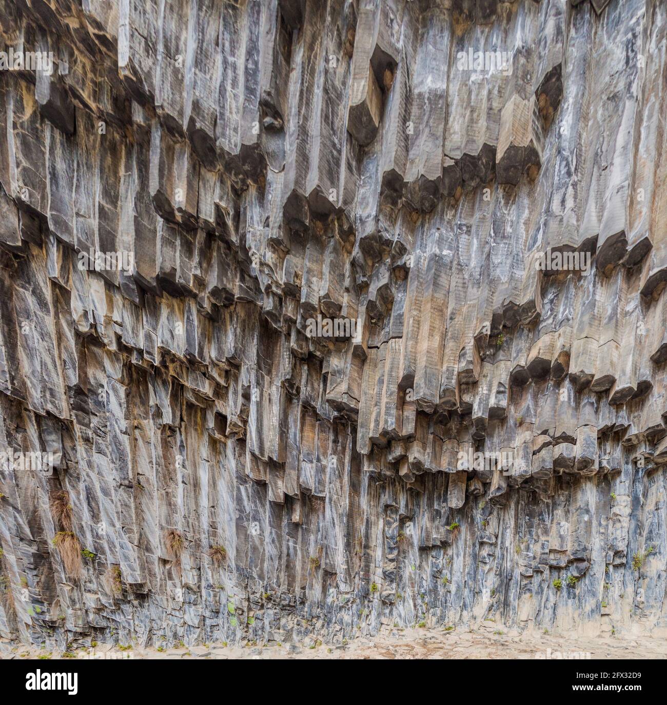 Basaltsäulenformation genannt Symphonie der Steine entlang der Garni-Schlucht, Armenien Stockfoto