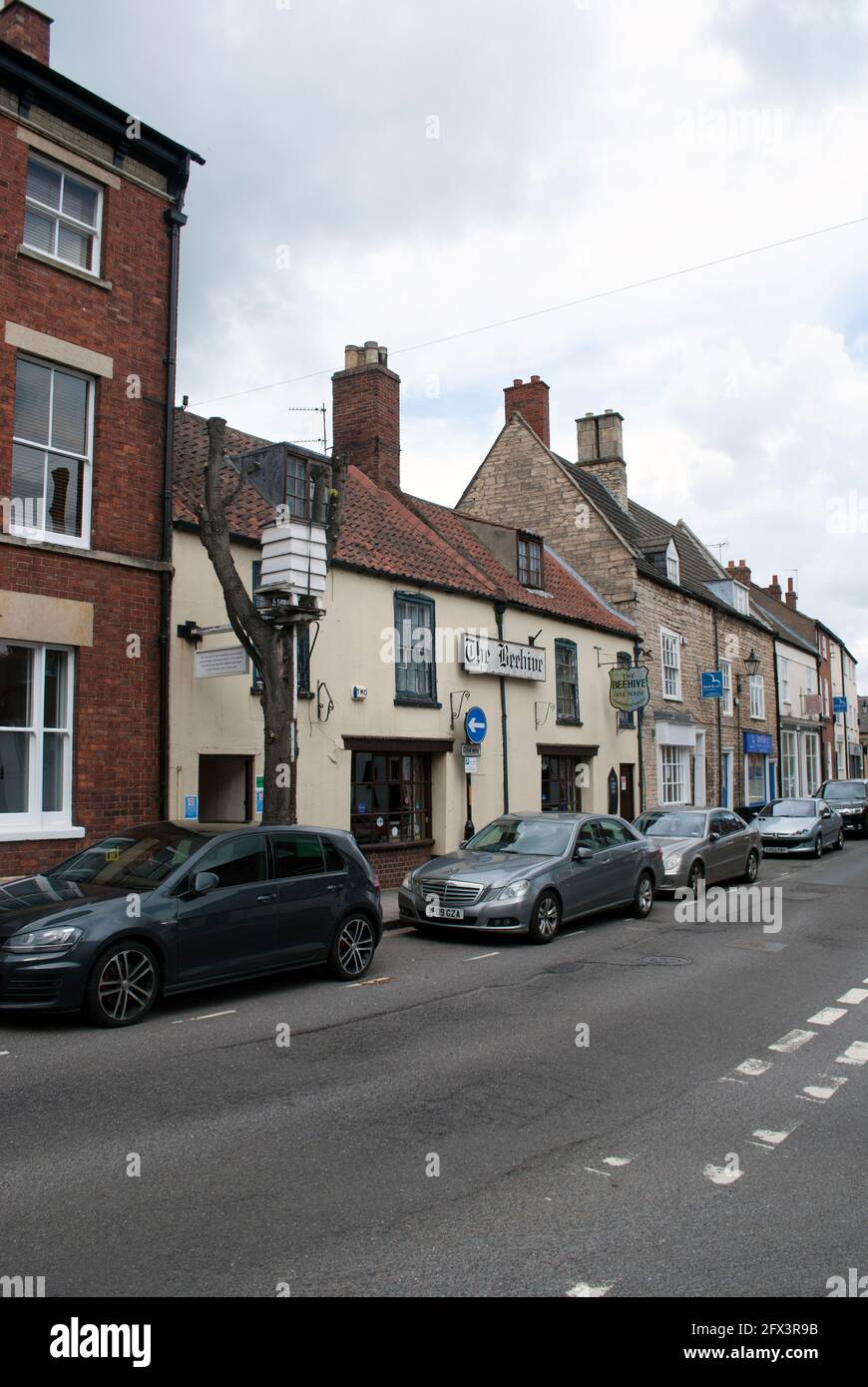 Beehive Inn in Grantham, der einzige Pub mit einem lebendigen Zeichen Stockfoto