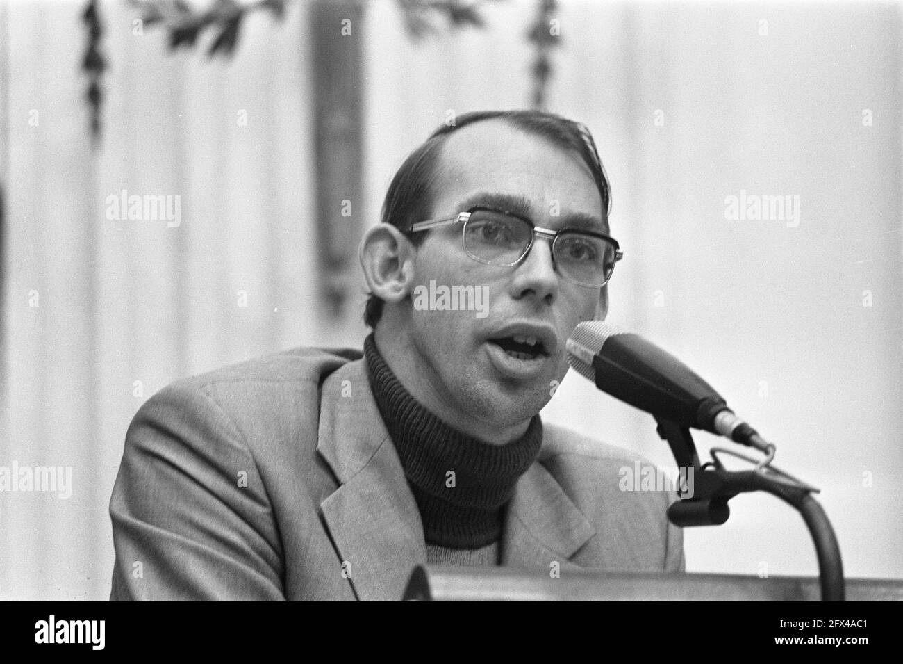 Debatte über Preiseinfrieren im Repräsentantenhaus, Zahlen 29 und 30 Schouten (ARP), Headline, 23. November 1972, Debatten, Niederlande, Presseagentur des 20. Jahrhunderts, Foto, Nachrichten zum erinnern, Dokumentarfilm, historische Fotografie 1945-1990, visuelle Geschichten, Menschliche Geschichte des zwanzigsten Jahrhunderts, Momente in der Zeit festzuhalten Stockfoto