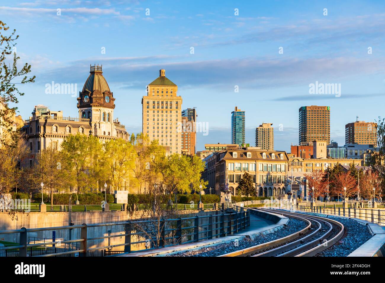 Montreal, Kanada - Mai 2021 : schöne Aussicht auf eine Eisenbahn in Montreal Stockfoto