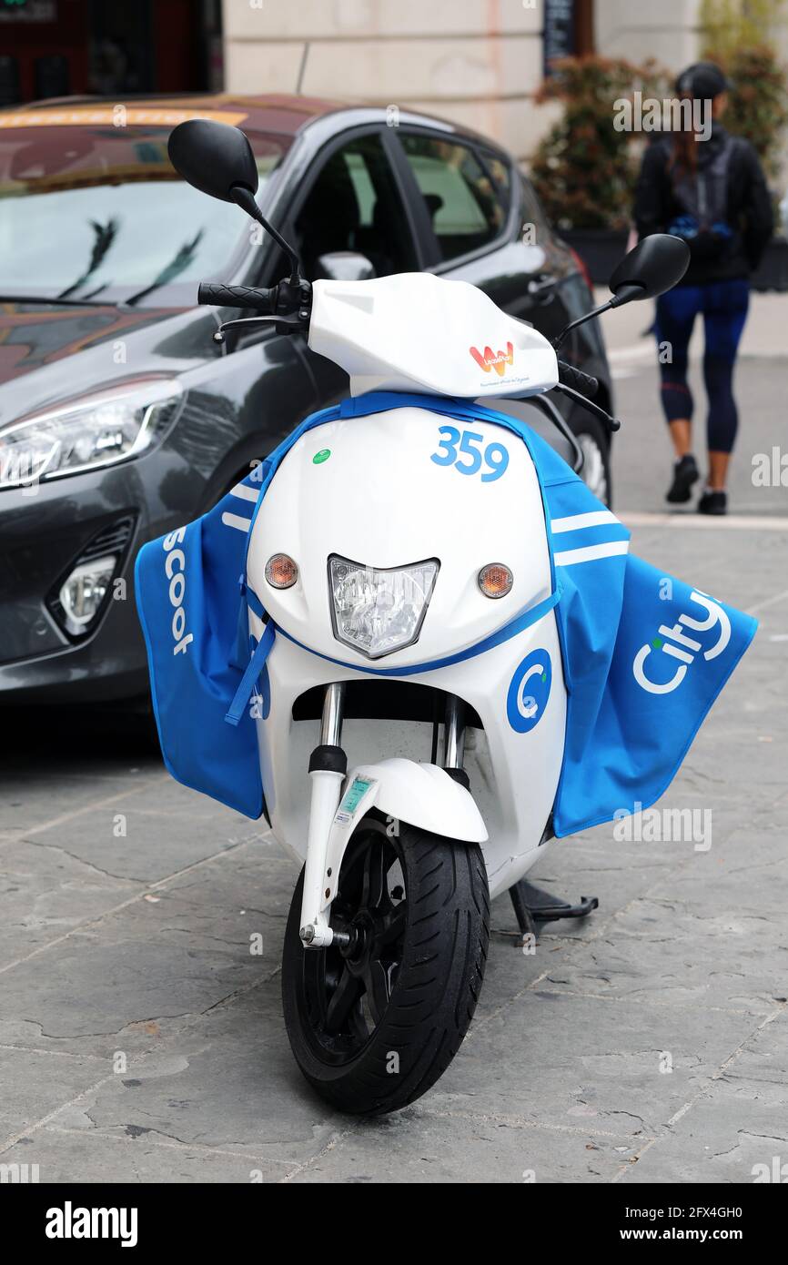 Nizza, Frankreich - 21. Mai 2019: Cityscoot Electric Scooter Parkt Auf Dem Bürgersteig In Nizza, Frankreich. Cityscoot ist EINE französische Scooter Sharing Company in Europ Stockfoto