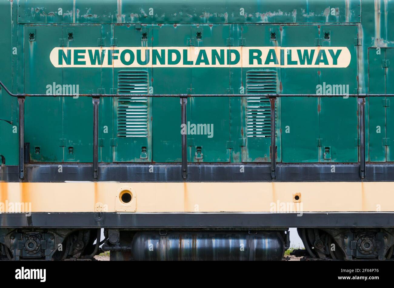 Newfoundland Railway Schild auf einem alten Motor am Railway Heritage Museum in Port aux Basques, Neufundland. Stockfoto