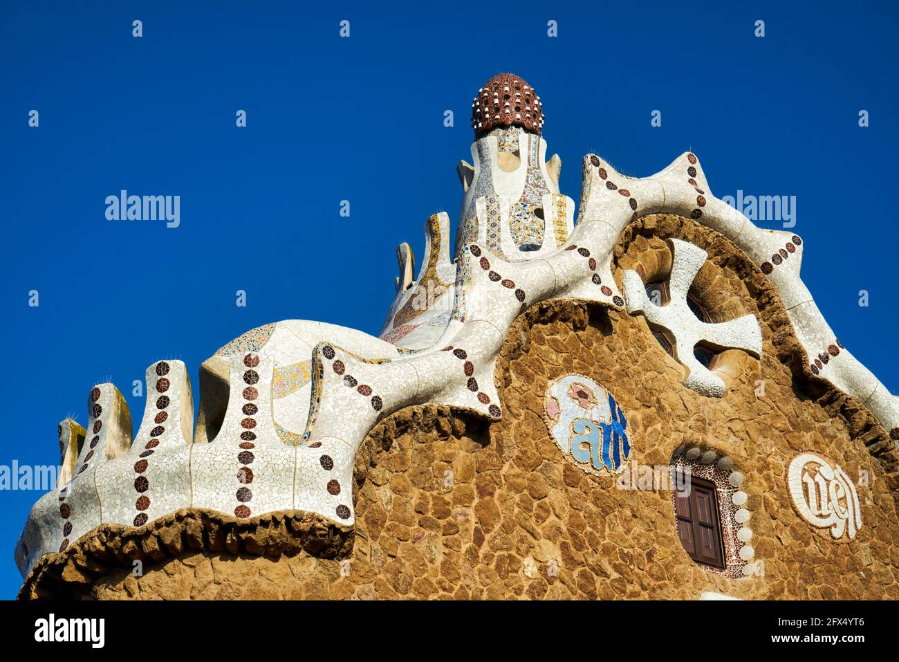 Barcelona. Katalonien. Spanien. Giebel des Märchenhauses, Park Güell Stockfoto