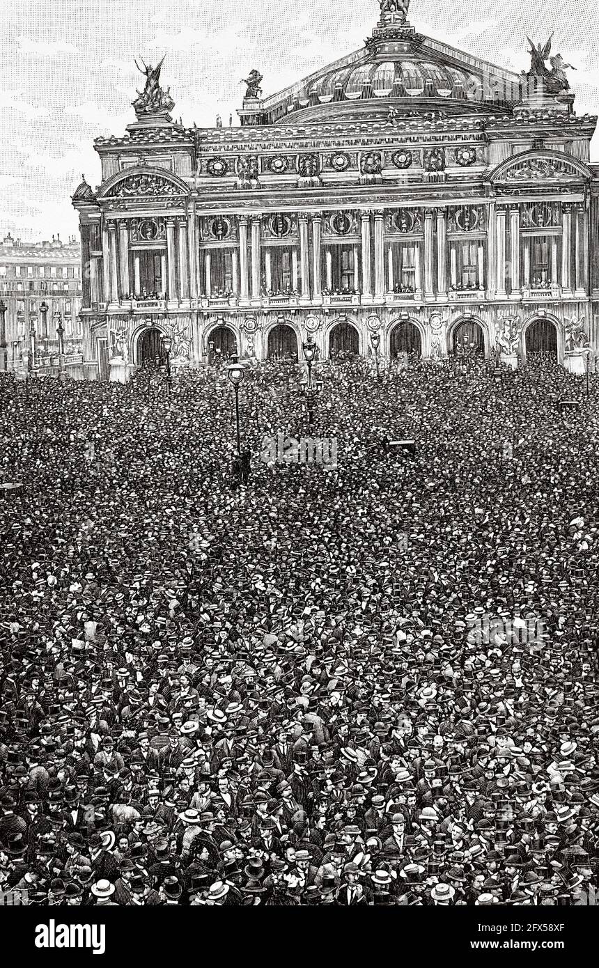 Die Menge, Place de l'Opera in Paris zur Zeit der Ankunft von Admiral Avellan und den russischen Offizieren, 17. Oktober 1893 während der Feierlichkeiten des französisch-russischen Bündnisses, Paris, Frankreich. Europa. Alte, gravierte Illustration aus dem 19. Jahrhundert von La Nature 1893 Stockfoto