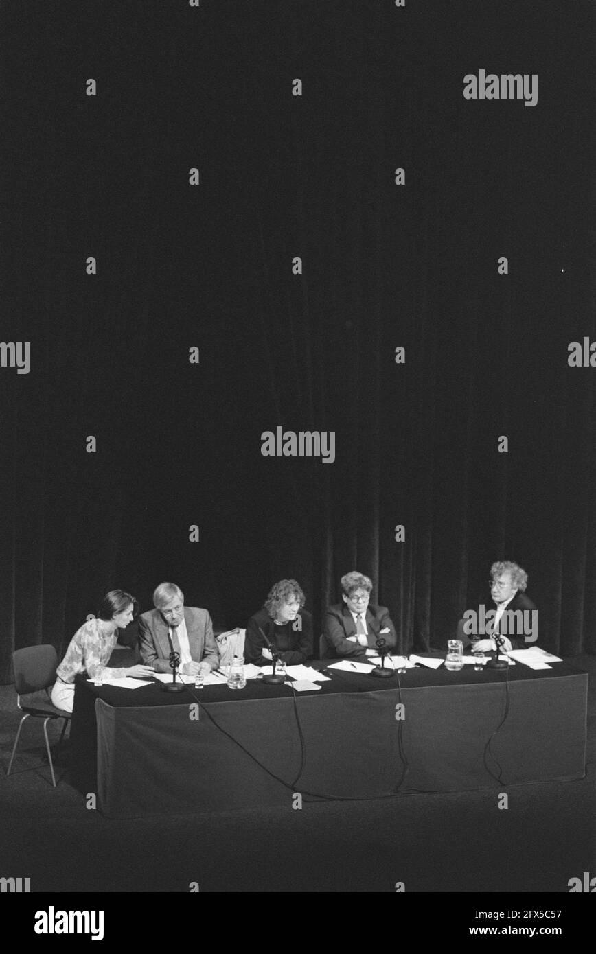 Forum The Amsterdam Art (DAK), 29. September 1988, Forummitglieder, Niederlande, Foto der Presseagentur des 20. Jahrhunderts, Neuigkeiten zur Erinnerung, Dokumentarfilm, historische Fotografie 1945-1990, visuelle Geschichten, Menschliche Geschichte des zwanzigsten Jahrhunderts, Momente in der Zeit festzuhalten Stockfoto