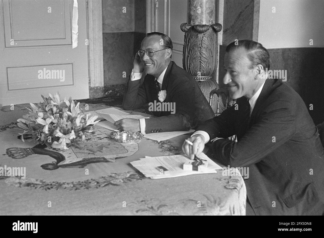Prinz Bernhard gab Pressekonferenz in Soestdijk, Unterrichten der niederländischen Zivilisation an der Harvard Universität, 30. Mai 1967, Pressekonferenzen, Prinzen, Niederlande, Presseagentur des 20. Jahrhunderts, Foto, Nachrichten zum erinnern, Dokumentarfilm, historische Fotografie 1945-1990, visuelle Geschichten, Menschliche Geschichte des zwanzigsten Jahrhunderts, Momente in der Zeit festzuhalten Stockfoto