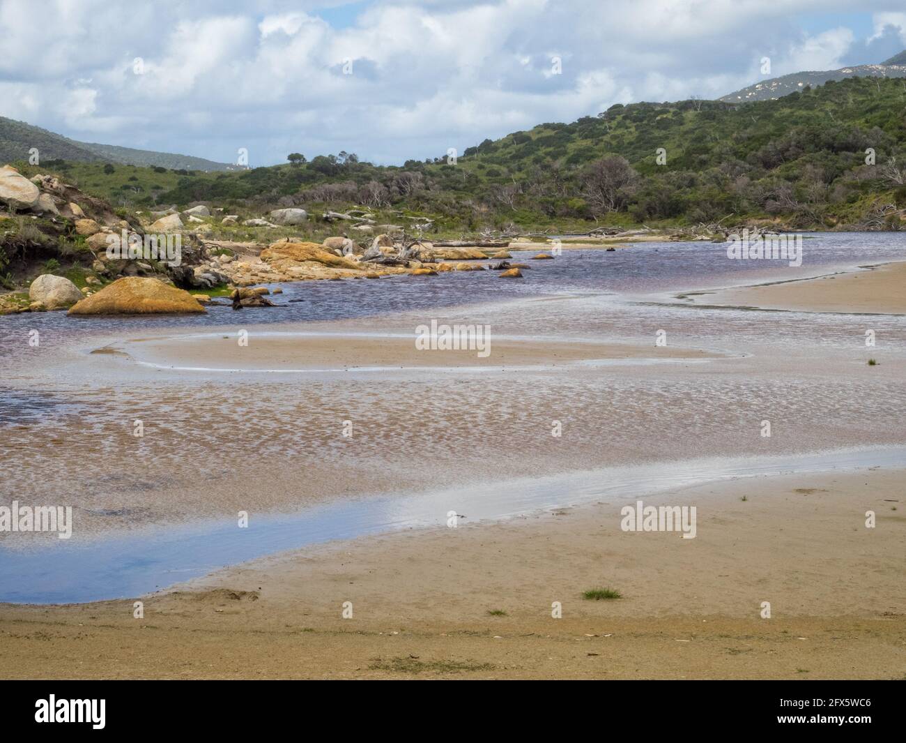 An der Mündung des Growler Creek in Oberon Bay - Wilsons Promontory, Victoria, Australien Stockfoto
