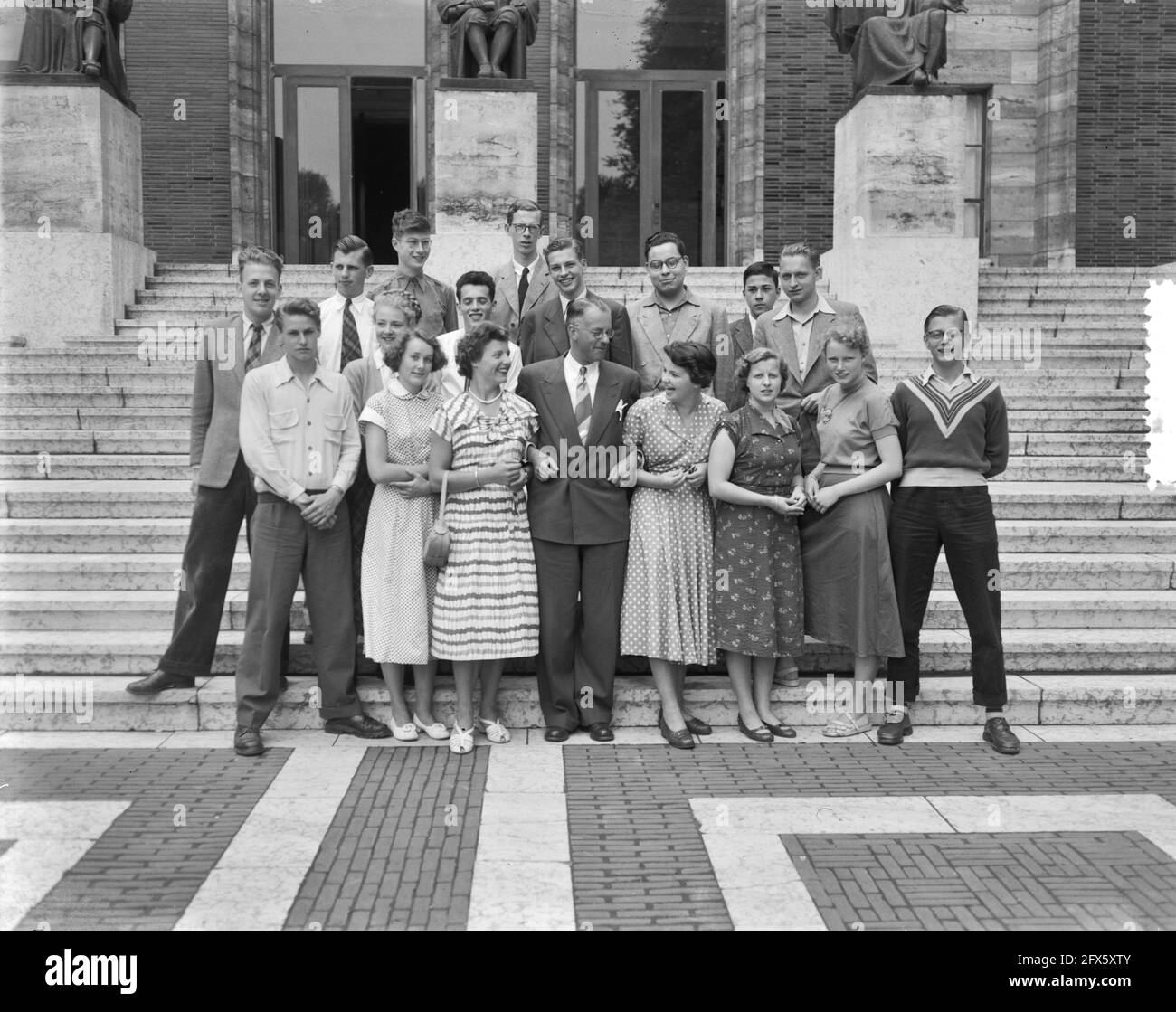 HBS-Gruppe besuchte Sitzung des Obersten Gerichtshofs, 22 1953. Juni, Niederlande, Foto der Presseagentur des 20. Jahrhunderts, zu erinnerende Nachrichten, Dokumentation, historische Fotografie 1945-1990, visuelle Geschichten, Menschliche Geschichte des zwanzigsten Jahrhunderts, Momente in der Zeit festzuhalten Stockfoto