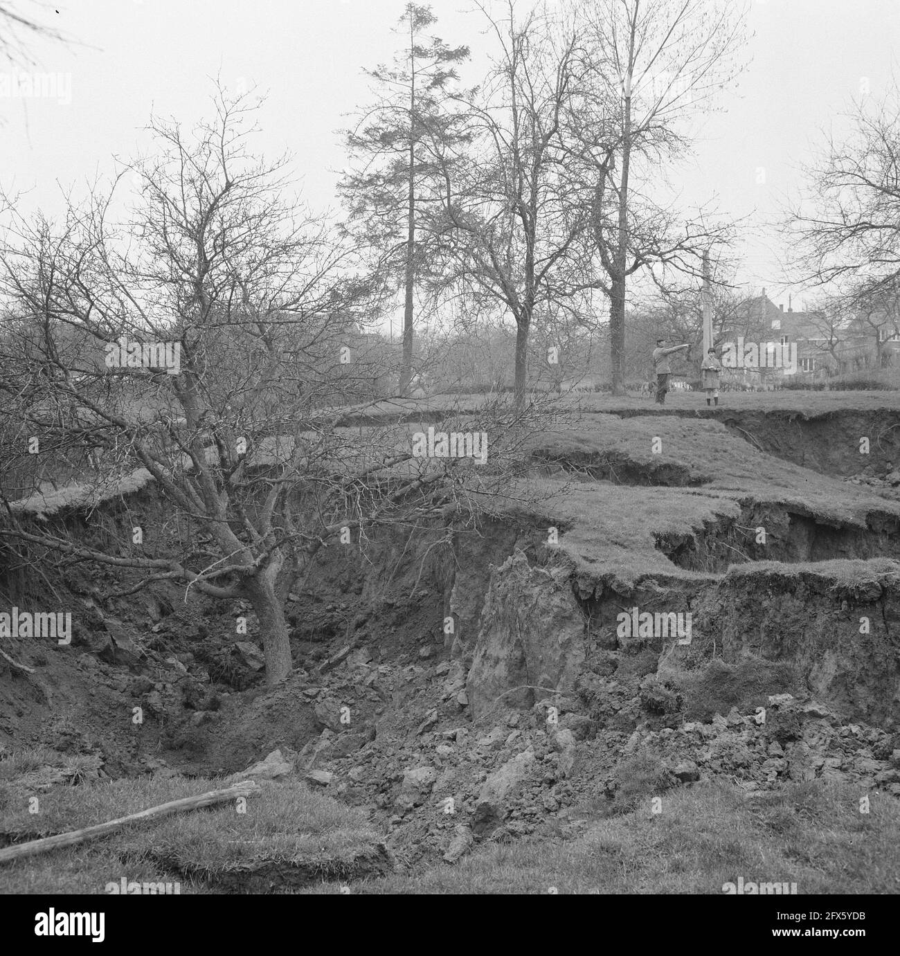 Erdrutsche in der belgischen Gemeinde Zichen-Zussen-bolder, Senkungen, 5. April 1966, Senkungen, Gemeinden, Niederlande, Presseagentur des 20. Jahrhunderts, Foto, Nachrichten zum erinnern, Dokumentarfilm, historische Fotografie 1945-1990, visuelle Geschichten, Menschliche Geschichte des zwanzigsten Jahrhunderts, Momente in der Zeit festzuhalten Stockfoto