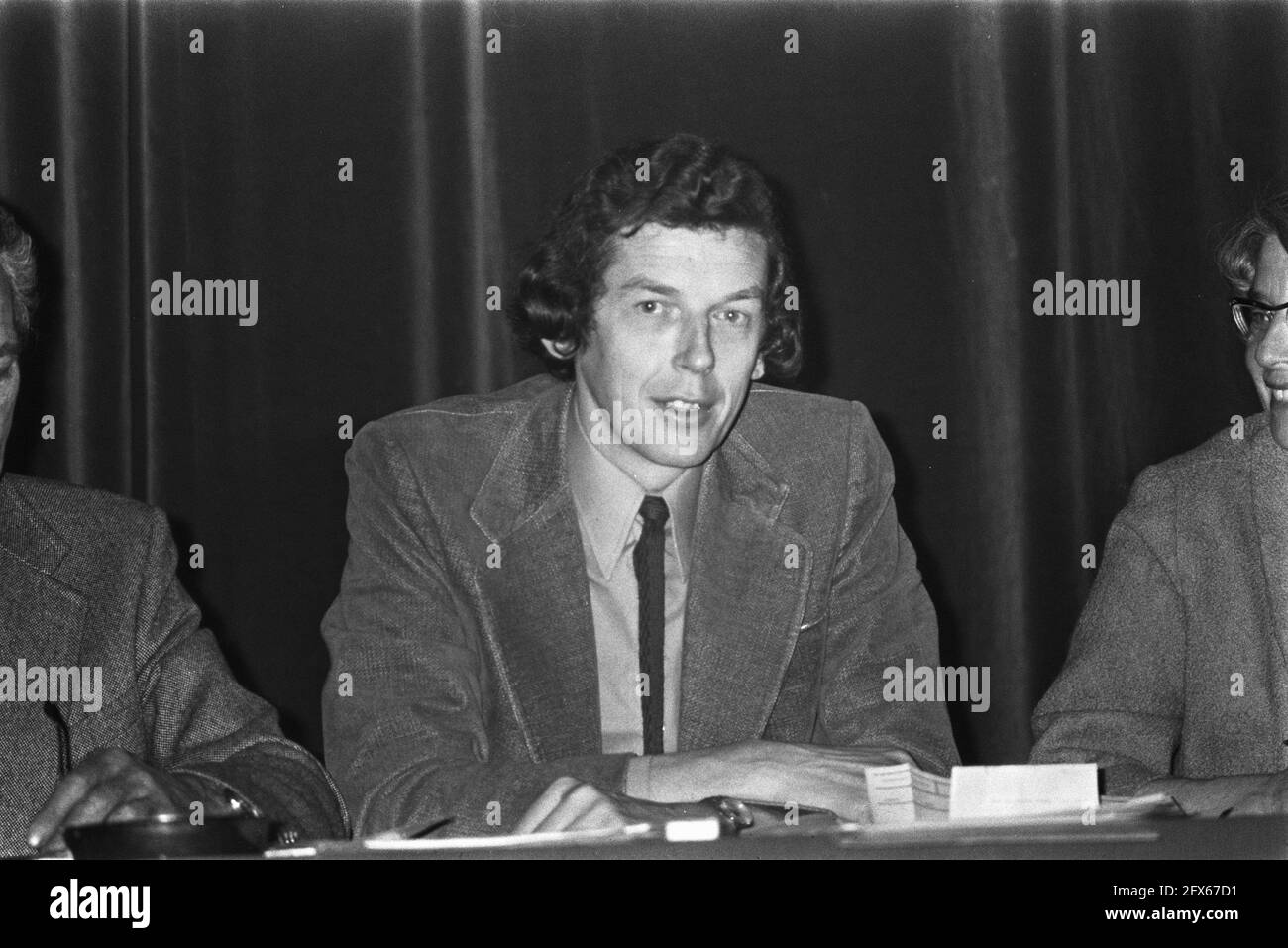 NVV Bundesratssitzung in Arnhem, Nummern 17, 18 und 19 De Boon (links) und Kok, Nummer 16 Wim Kok (Kopf), 12. April 1973, Sitzungen, Niederlande, 20. Jahrhundert Presseagentur Foto, Nachrichten zu erinnern, Dokumentarfilm, historische Fotografie 1945-1990, visuelle Geschichten, Menschliche Geschichte des zwanzigsten Jahrhunderts, Momente in der Zeit festzuhalten Stockfoto