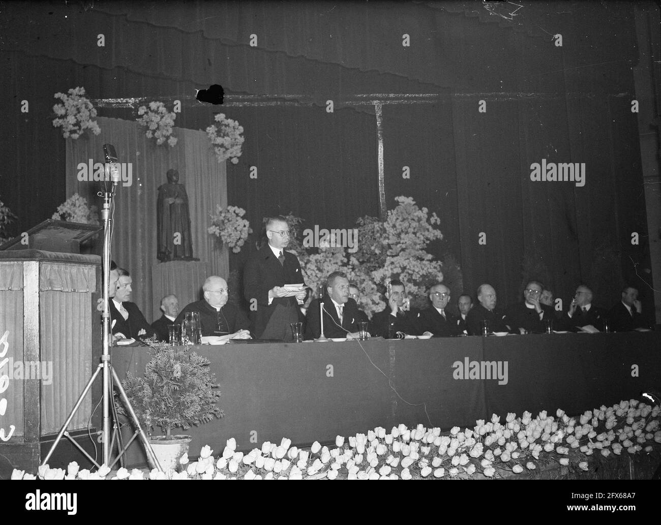 Gedenkfeier Dr. Schaapman, 17. Mai 1947, GEDENKFEIER, Niederlande, 20. Jahrhundert Presseagentur Foto, Nachrichten zu erinnern, Dokumentarfilm, historische Fotografie 1945-1990, visuelle Geschichten, Menschliche Geschichte des zwanzigsten Jahrhunderts, Momente in der Zeit festzuhalten Stockfoto