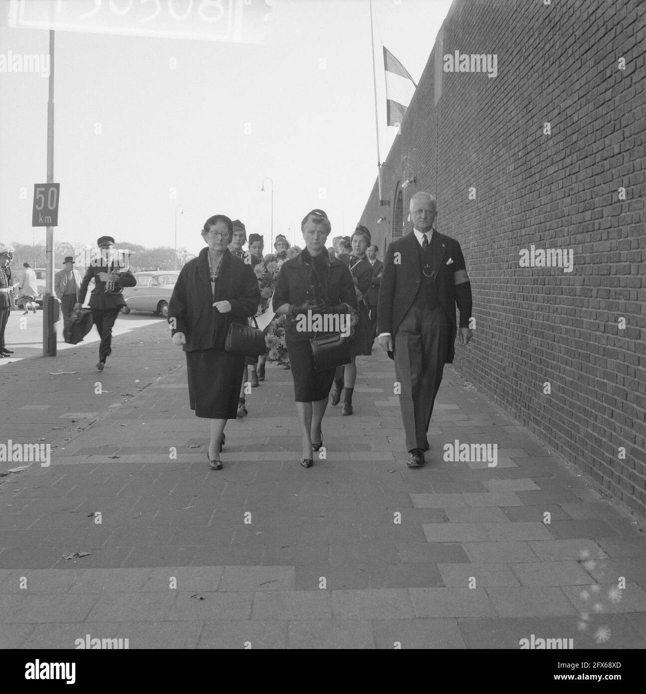 Gedenkfeier im Oranjehotel in Scheveningen, 14. Oktober 1961, gedenkfeiern, Niederlande, Foto der Presseagentur des 20. Jahrhunderts, zu erinnerende Nachrichten, Dokumentarfilm, historische Fotografie 1945-1990, visuelle Geschichten, Menschliche Geschichte des zwanzigsten Jahrhunderts, Momente in der Zeit festzuhalten Stockfoto