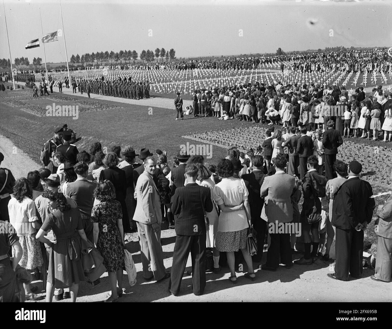 Gedenkfeier in Margraten, 30. Mai 1947, HERDEMARK, Niederlande, Foto der Presseagentur des 20. Jahrhunderts, Nachrichten zur Erinnerung, Dokumentarfilm, historische Fotografie 1945-1990, visuelle Geschichten, Menschliche Geschichte des zwanzigsten Jahrhunderts, Momente in der Zeit festzuhalten Stockfoto