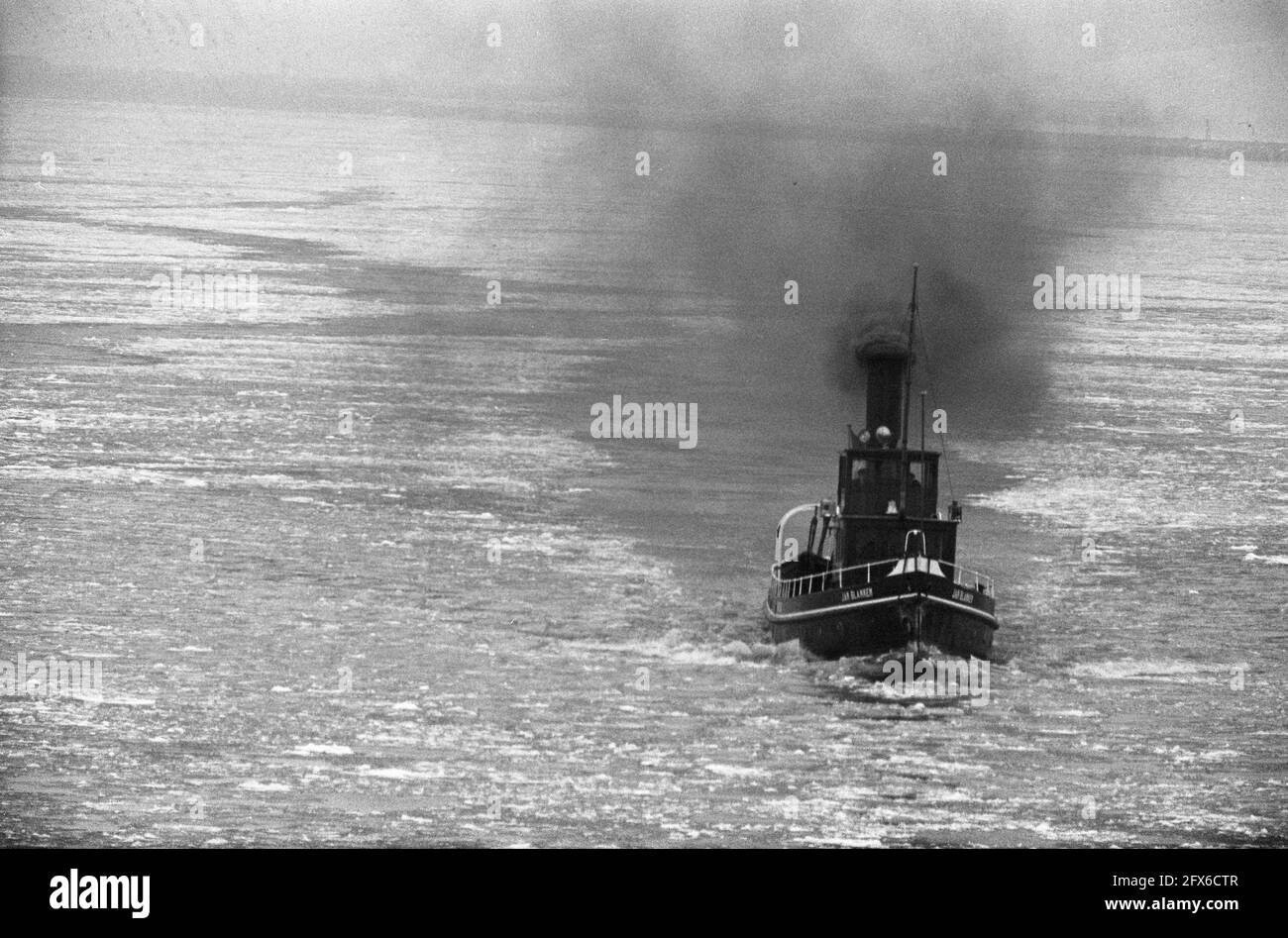 Das Eis wird auf dem Hollands Diep gebrochen, 3. Januar 1963, IJS, Niederlande, 20. Jahrhundert Presseagentur Foto, Nachrichten zu erinnern, Dokumentarfilm, historische Fotografie 1945-1990, visuelle Geschichten, Menschliche Geschichte des zwanzigsten Jahrhunderts, Momente in der Zeit festzuhalten Stockfoto