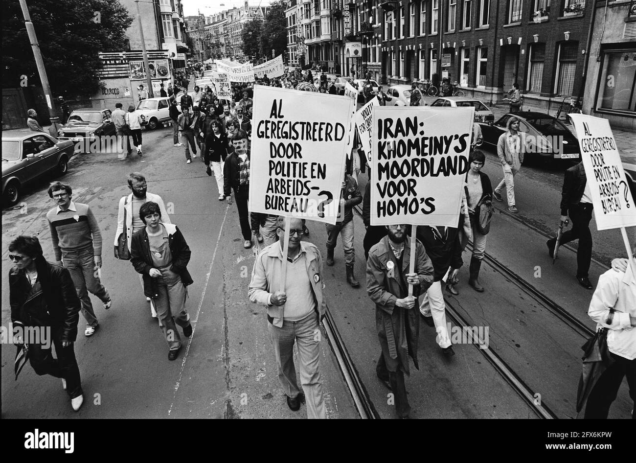 Gay Liberation Day in Amsterdam; Demonstration unterwegs, 28. Juni 1980, Demonstrationen, Niederlande, Presseagentur des 20. Jahrhunderts, Foto, Nachrichten zum erinnern, Dokumentarfilm, historische Fotografie 1945-1990, visuelle Geschichten, Menschliche Geschichte des zwanzigsten Jahrhunderts, Momente in der Zeit festzuhalten Stockfoto