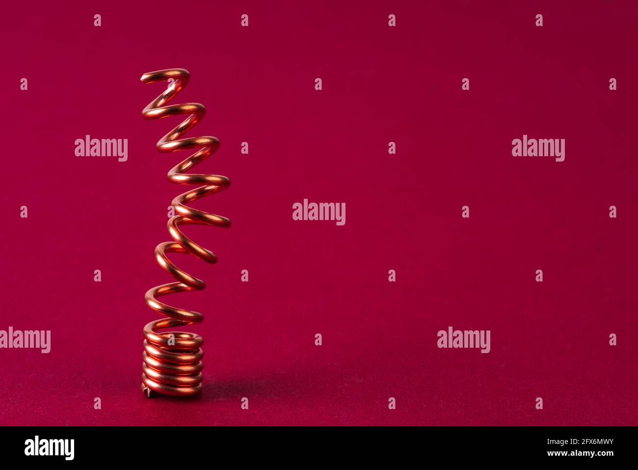 Schrott von Kupferdraht, Rohstoffproduktion und Herstellungskonzept Stockfoto