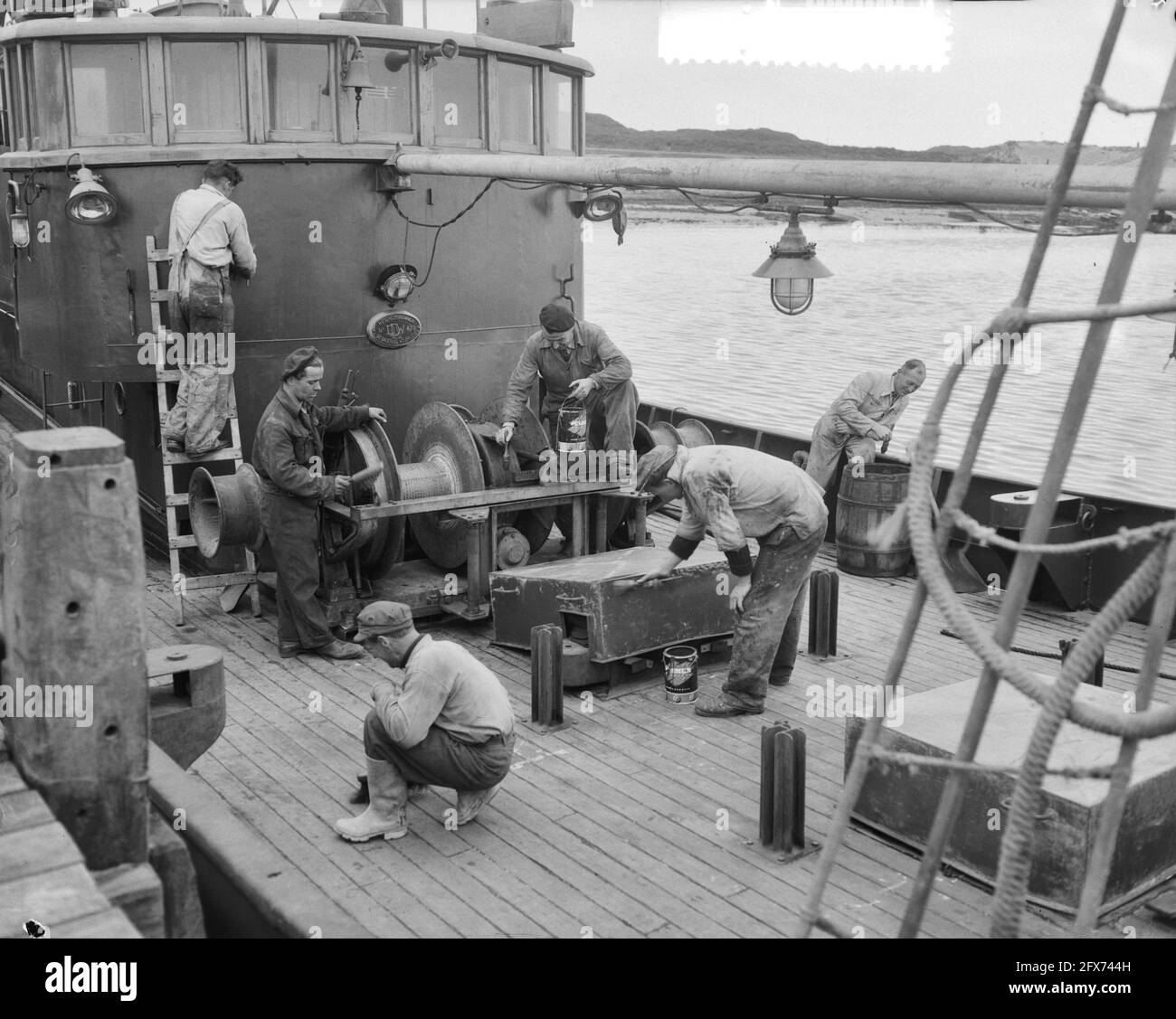 IJmuiden. Fischer mit Motorschneider Sterna nach Brasilien, 11. Juni 1953, Fischer, Niederlande, 20. Jahrhundert Presseagentur Foto, Nachrichten zu erinnern, Dokumentarfilm, historische Fotografie 1945-1990, visuelle Geschichten, Menschliche Geschichte des zwanzigsten Jahrhunderts, Momente in der Zeit festzuhalten Stockfoto