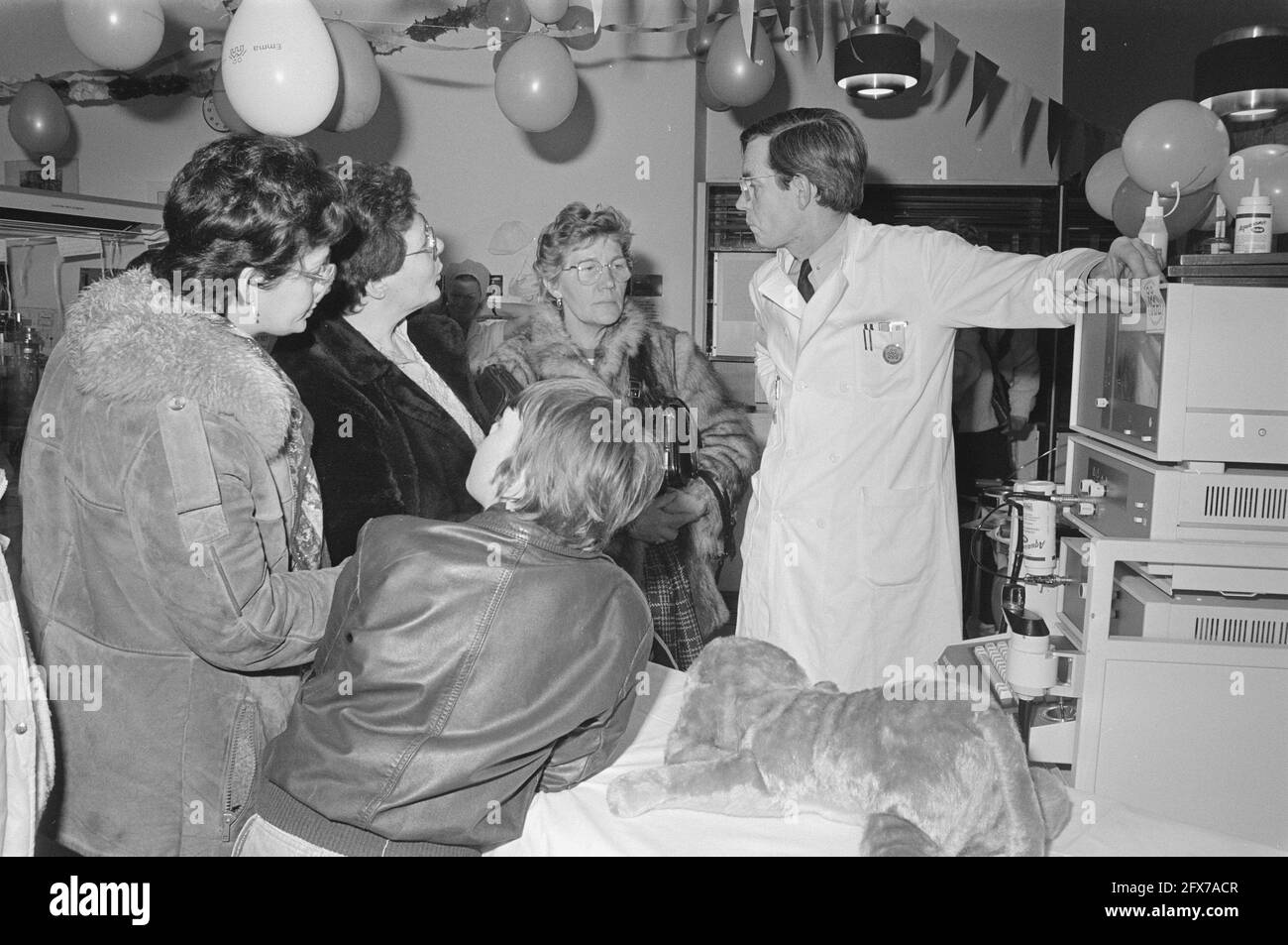Informationstag im Emma-Kinderkrankenhaus in Amsterdam das Krankenhaus wird weiterhin unabhängig existieren, 20. März 1985, Ärzte, Krankenhäuser, Niederlande, Presseagentur des 20. Jahrhunderts, Foto, Nachrichten zum erinnern, Dokumentarfilm, historische Fotografie 1945-1990, visuelle Geschichten, Menschliche Geschichte des zwanzigsten Jahrhunderts, Momente in der Zeit festzuhalten Stockfoto