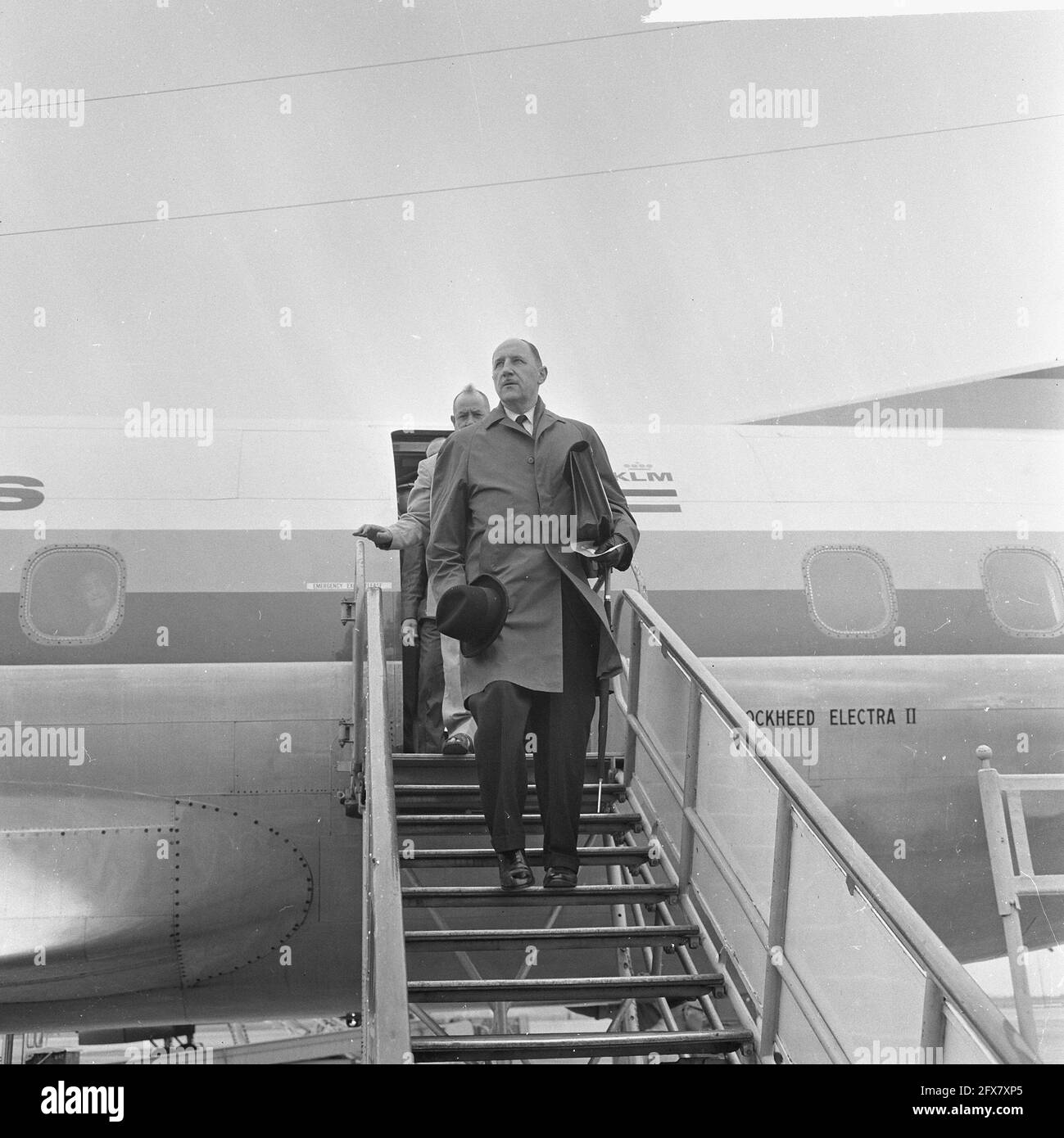 Ankunft Minister LUNs aus Paris, hier während der Pressekonferenz, Minister LUNs, 14. Juli 1965, Ankunft, Pressekonferenzen, Niederlande, Foto der Presseagentur des 20. Jahrhunderts, zu erinnerende Nachrichten, Dokumentarfilm, historische Fotografie 1945-1990, visuelle Geschichten, Menschliche Geschichte des zwanzigsten Jahrhunderts, Momente in der Zeit festzuhalten Stockfoto