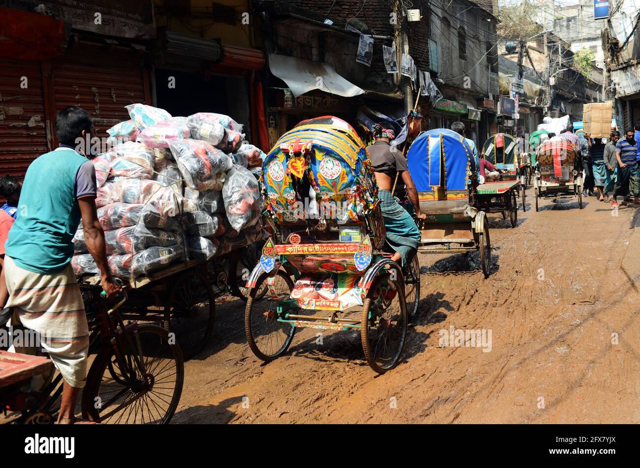 Die pulsierenden Märkte im Chawk Bazar in Dhaka, Bangladesch. Stockfoto