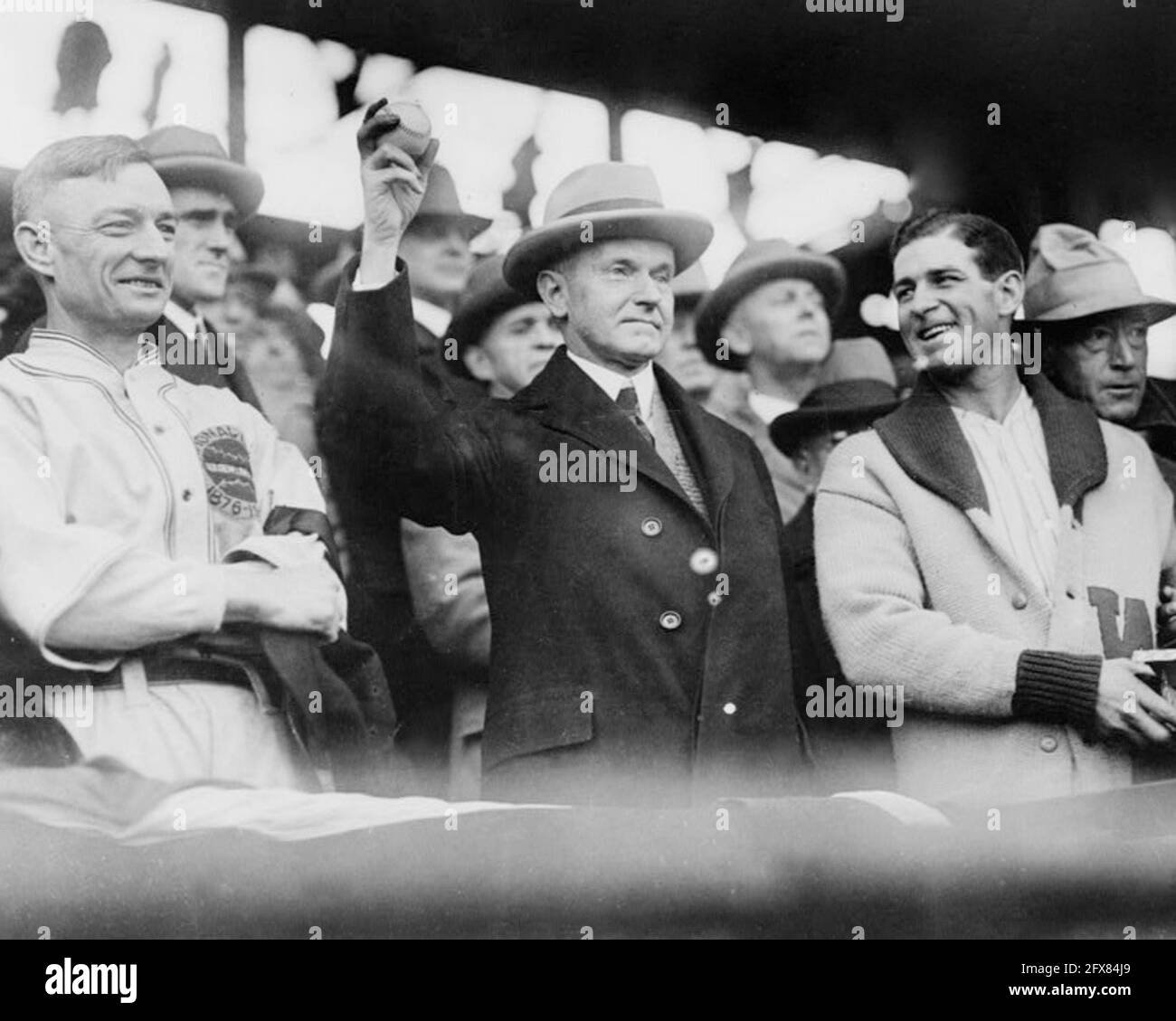 Calvin Coolidge, Präsident der Vereinigten Staaten, und Stanley Raymond "Bucky" Harris, Washington Senatoren AL, öffnung Tag, 1925. Stockfoto