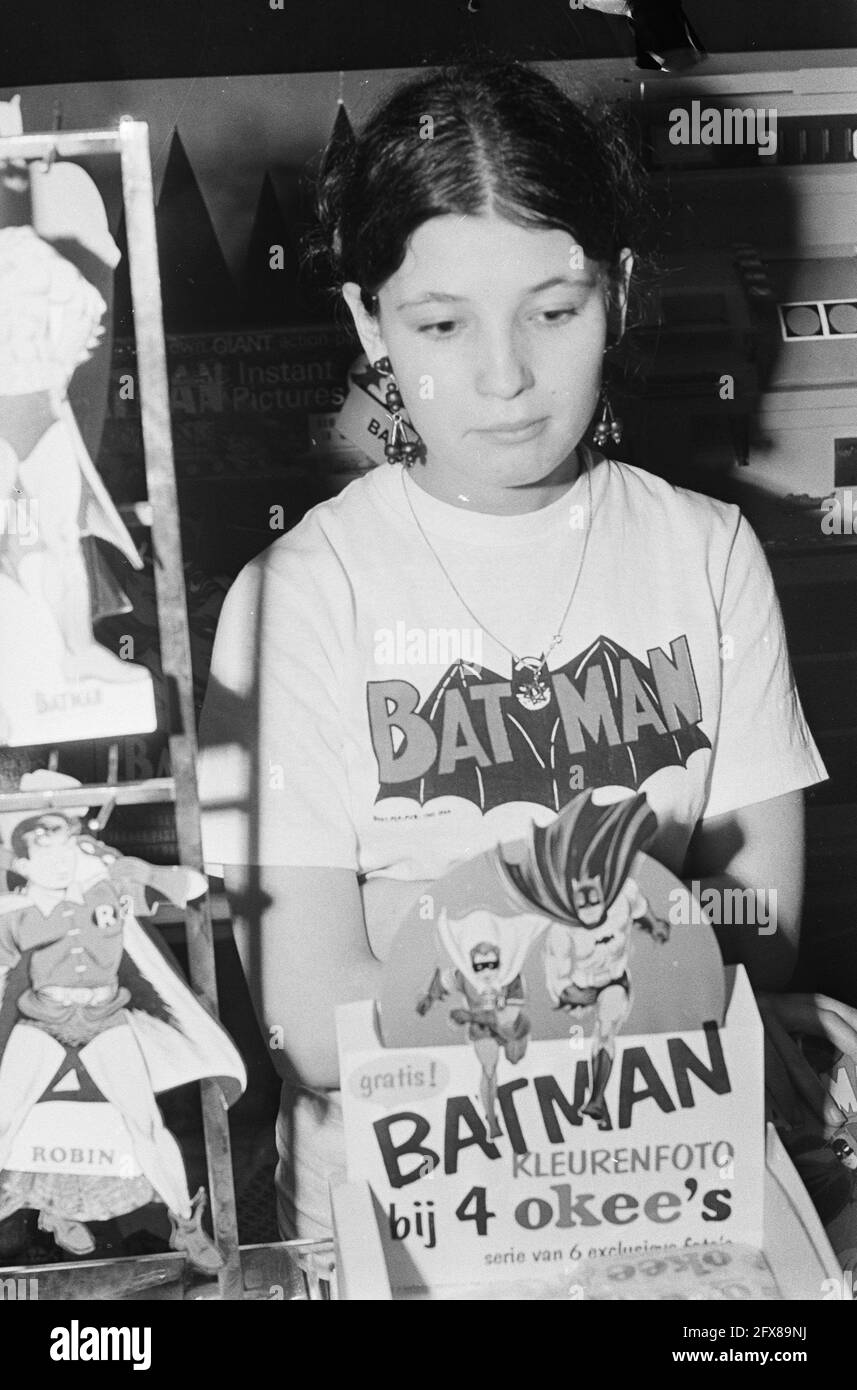 Batmanrage, Mädchen trägt Sweatshirt mit batman, 2. Februar 1967, Mädchen, Niederlande, 20. Jahrhundert Presseagentur Foto, Nachrichten zu erinnern, Dokumentarfilm, historische Fotografie 1945-1990, visuelle Geschichten, Menschliche Geschichte des zwanzigsten Jahrhunderts, Momente in der Zeit festzuhalten Stockfoto