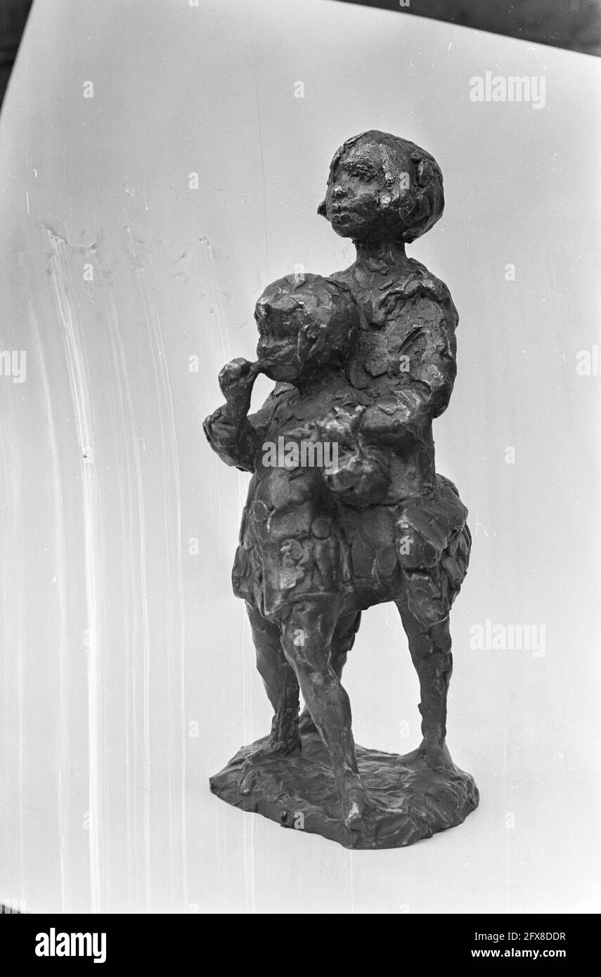 Statue von Bayens Schulkindern, 8. Januar 1969, Bilder, Niederlande, 20. Jahrhundert Presseagentur Foto, Nachrichten zu erinnern, Dokumentarfilm, historische Fotografie 1945-1990, visuelle Geschichten, Menschliche Geschichte des zwanzigsten Jahrhunderts, Momente in der Zeit festzuhalten Stockfoto