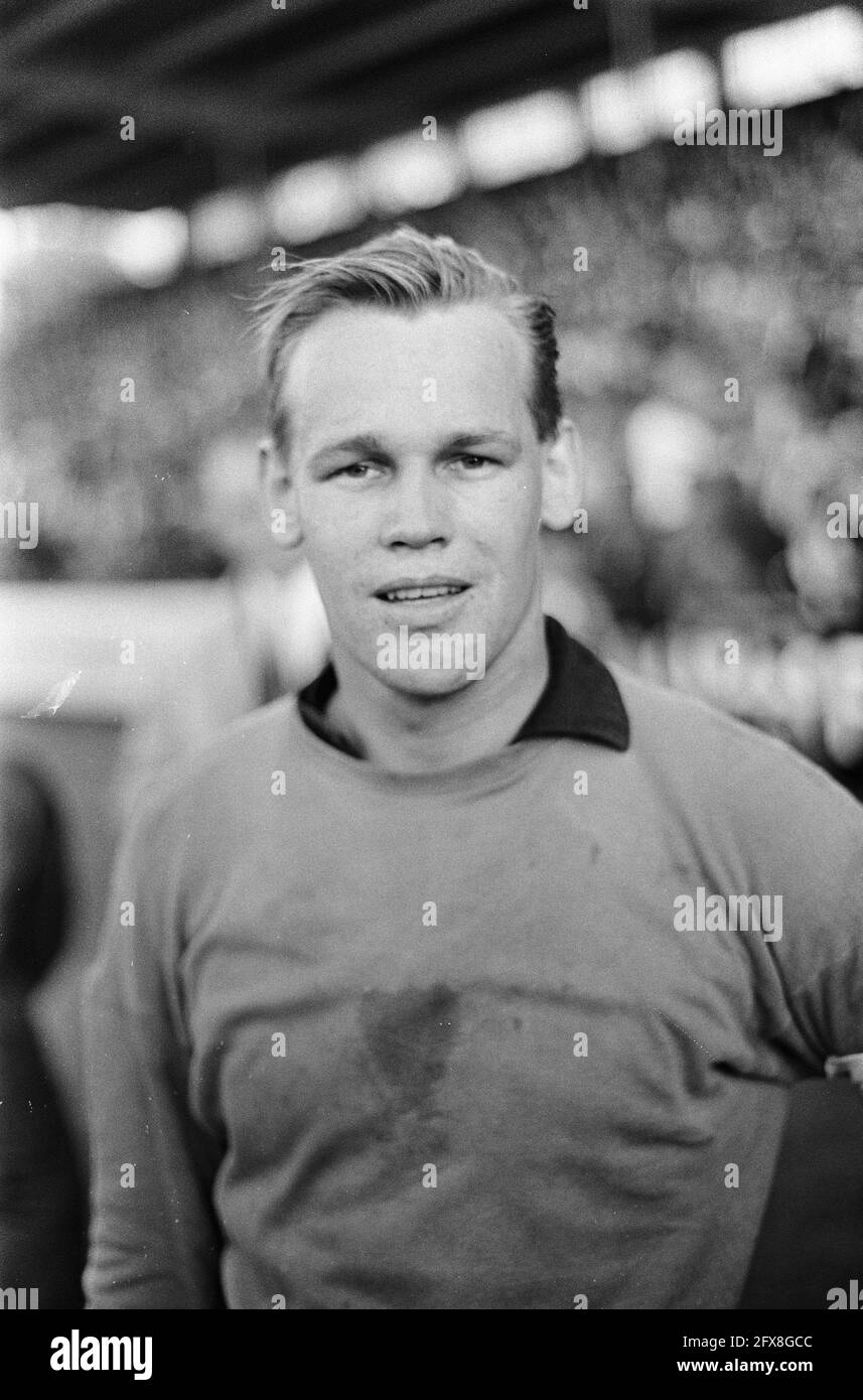 Pokalfinale Ajax gegen NAC 2-1, Peter van der Merwe (Leiter) von NAC, 7. Juni 1967, Sport, Fußball, Niederlande, Presseagentur des 20. Jahrhunderts, Foto, Nachrichten zum erinnern, Dokumentarfilm, historische Fotografie 1945-1990, visuelle Geschichten, Menschliche Geschichte des zwanzigsten Jahrhunderts, Momente in der Zeit festzuhalten Stockfoto