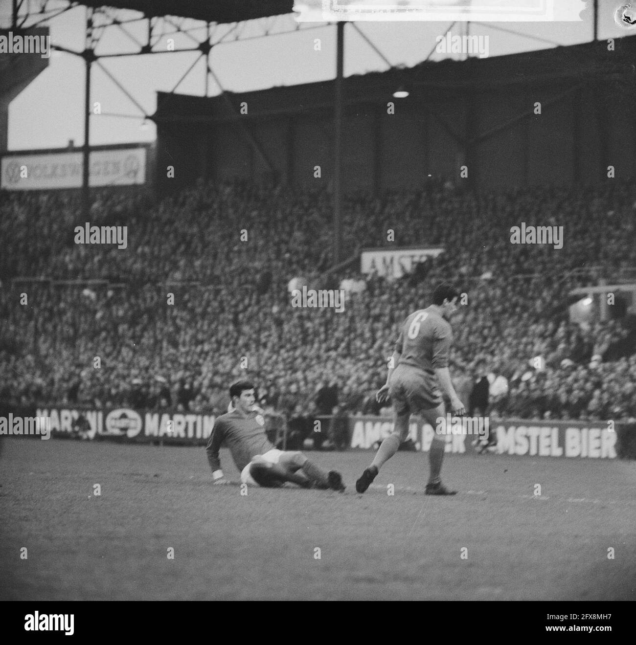 Beufica Against Real Madrid 5-3 Game Moment, 2. Mai 1962, Sport, Fußball, Niederlande, Presseagentur des 20. Jahrhunderts, Foto, Nachrichten zum erinnern, Dokumentarfilm, historische Fotografie 1945-1990, visuelle Geschichten, Menschliche Geschichte des zwanzigsten Jahrhunderts, Momente in der Zeit festzuhalten Stockfoto