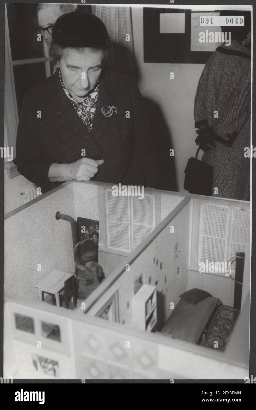 Besuche, Minister, Judenverfolgung, Modelle, Februar 27, 1964, Besuche, Judenverfolgung, Modelle, Minister, Niederlande, Presseagentur des 20. Jahrhunderts, Foto, Nachrichten zum erinnern, Dokumentarfilm, historische Fotografie 1945-1990, visuelle Geschichten, Menschliche Geschichte des zwanzigsten Jahrhunderts, Momente in der Zeit festzuhalten Stockfoto