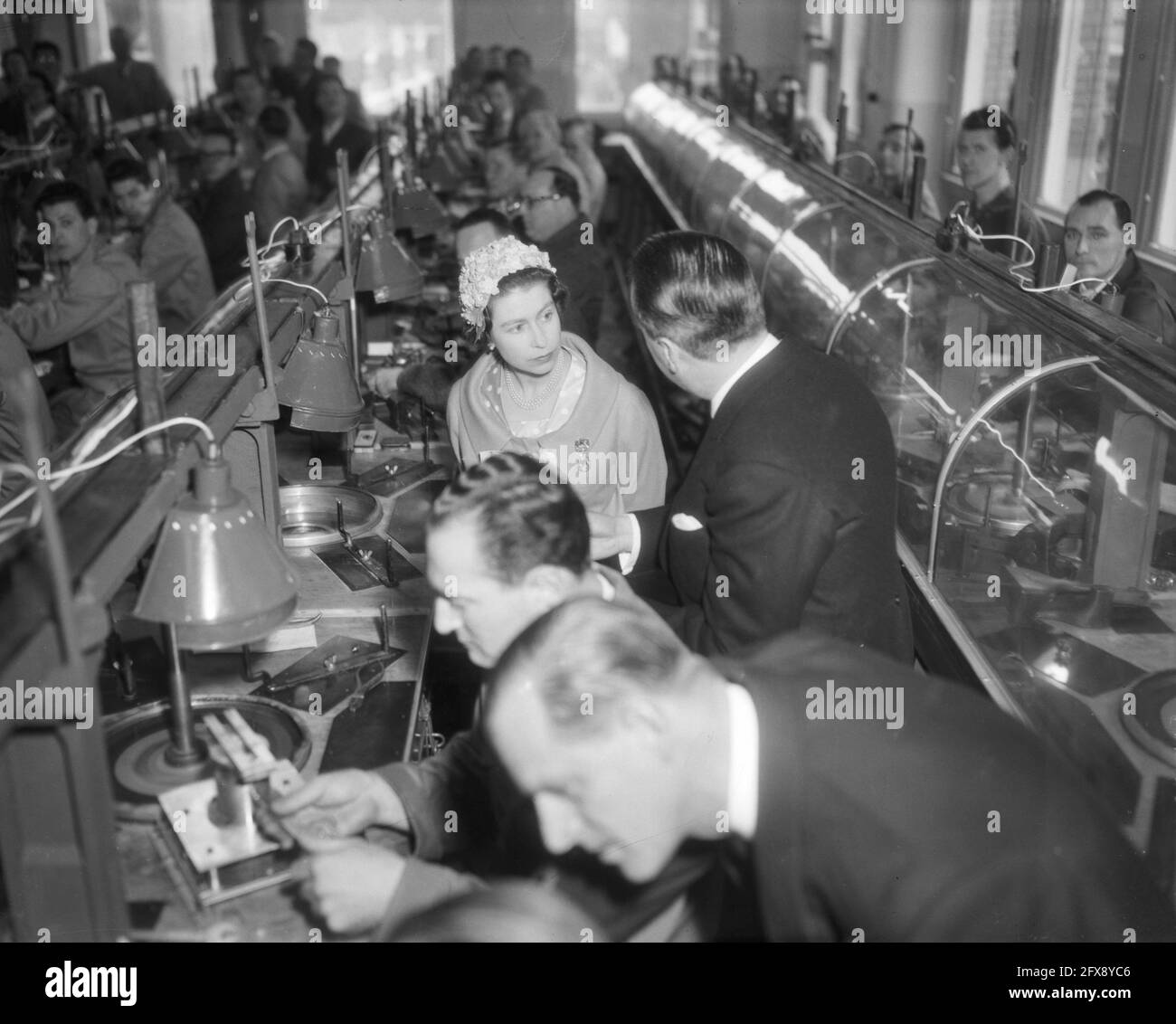 Besuch der königlichen Gäste in der Diamantschleidfabrik Asscher, 25. März 1958, GÄSTE, Besuche, Niederlande, 20. Jahrhundert Presseagentur Foto, Nachrichten zu erinnern, Dokumentarfilm, historische Fotografie 1945-1990, visuelle Geschichten, Menschliche Geschichte des zwanzigsten Jahrhunderts, Momente in der Zeit festzuhalten Stockfoto