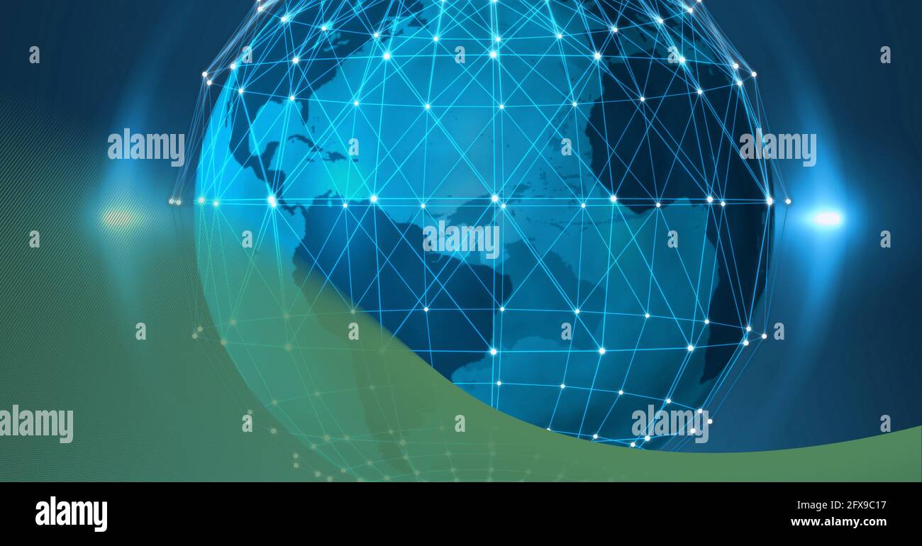 Zusammensetzung des Netzwerks von Verbindungen über den Globus auf blauem Hintergrund Stockfoto