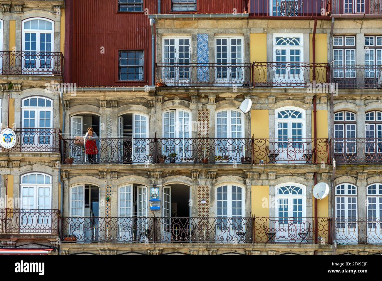 Typische Häuser in der Altstadt von Porto, Portugal, Europa typische Häuser der historischen Altstadt von Porto, Portugal, Europa Stockfoto