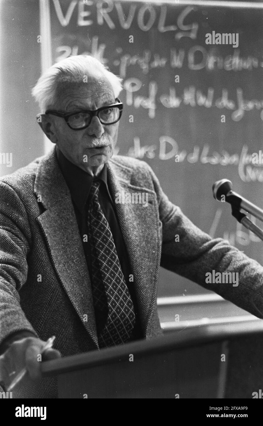 Diskussion zur Arbeitslosigkeit in GU Amsterdam; 11: dr. W. J. van de Woestijne, Leiter, 12, 13: drs. H. den Hartoch (Centraal Plan Bureau), 17. Oktober 1975, DISKUSSIONEN, BESCHÄFTIGUNG, Niederlande, Presseagentur des 20. Jahrhunderts, Foto, Nachrichten zum erinnern, Dokumentarfilm, historische Fotografie 1945-1990, visuelle Geschichten, Menschliche Geschichte des zwanzigsten Jahrhunderts, Momente in der Zeit festzuhalten Stockfoto