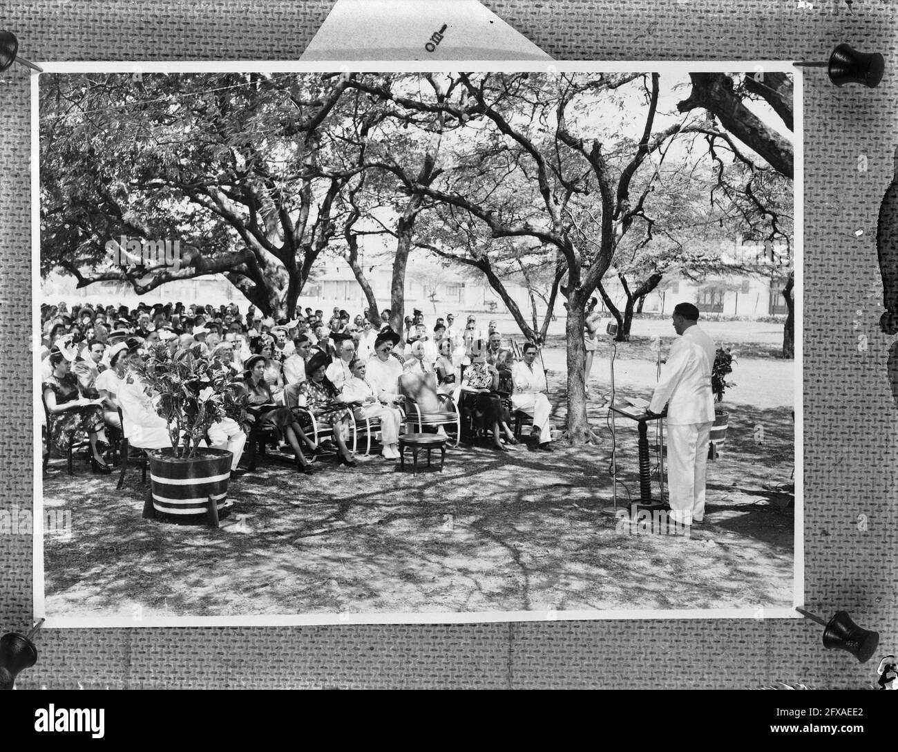 Dr. Ch. Engels spricht bei der Eröffnung des Curacaos Museums, 7. März 1948, Museen, Eröffnungen, Niederlande, Presseagentur des 20. Jahrhunderts, Foto, Nachrichten zum erinnern, Dokumentarfilm, historische Fotografie 1945-1990, visuelle Geschichten, Menschliche Geschichte des zwanzigsten Jahrhunderts, Momente in der Zeit festzuhalten Stockfoto