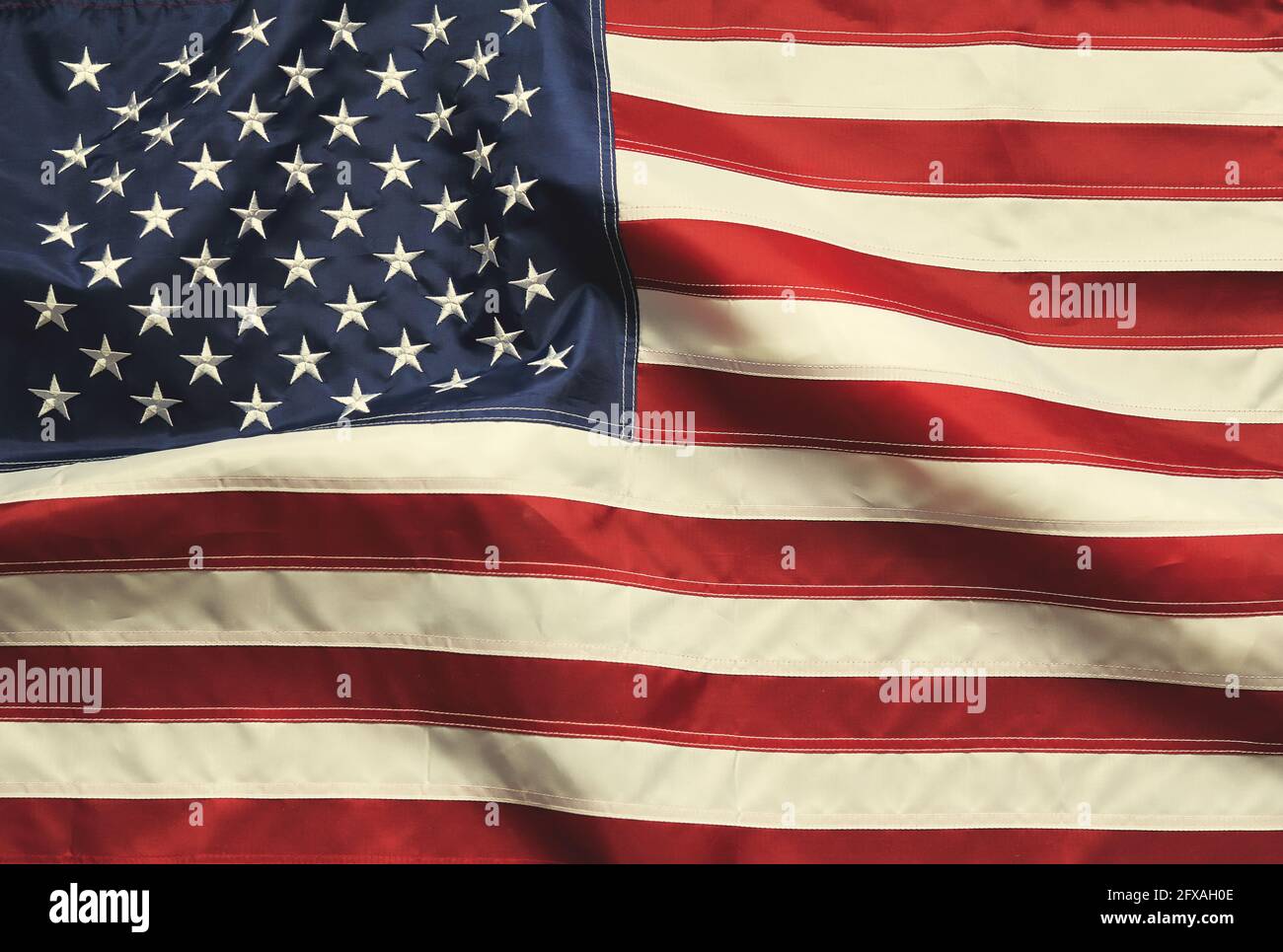 Retro-amerikanischer patriotischer Hintergrund mit grunge USA Flagge. Stockfoto