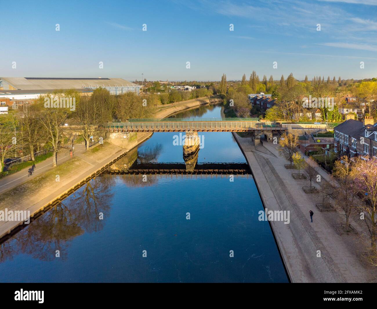 Scarborough-Eisenbahnbrücke über den Fluss Ouse, York, Großbritannien. Stockfoto